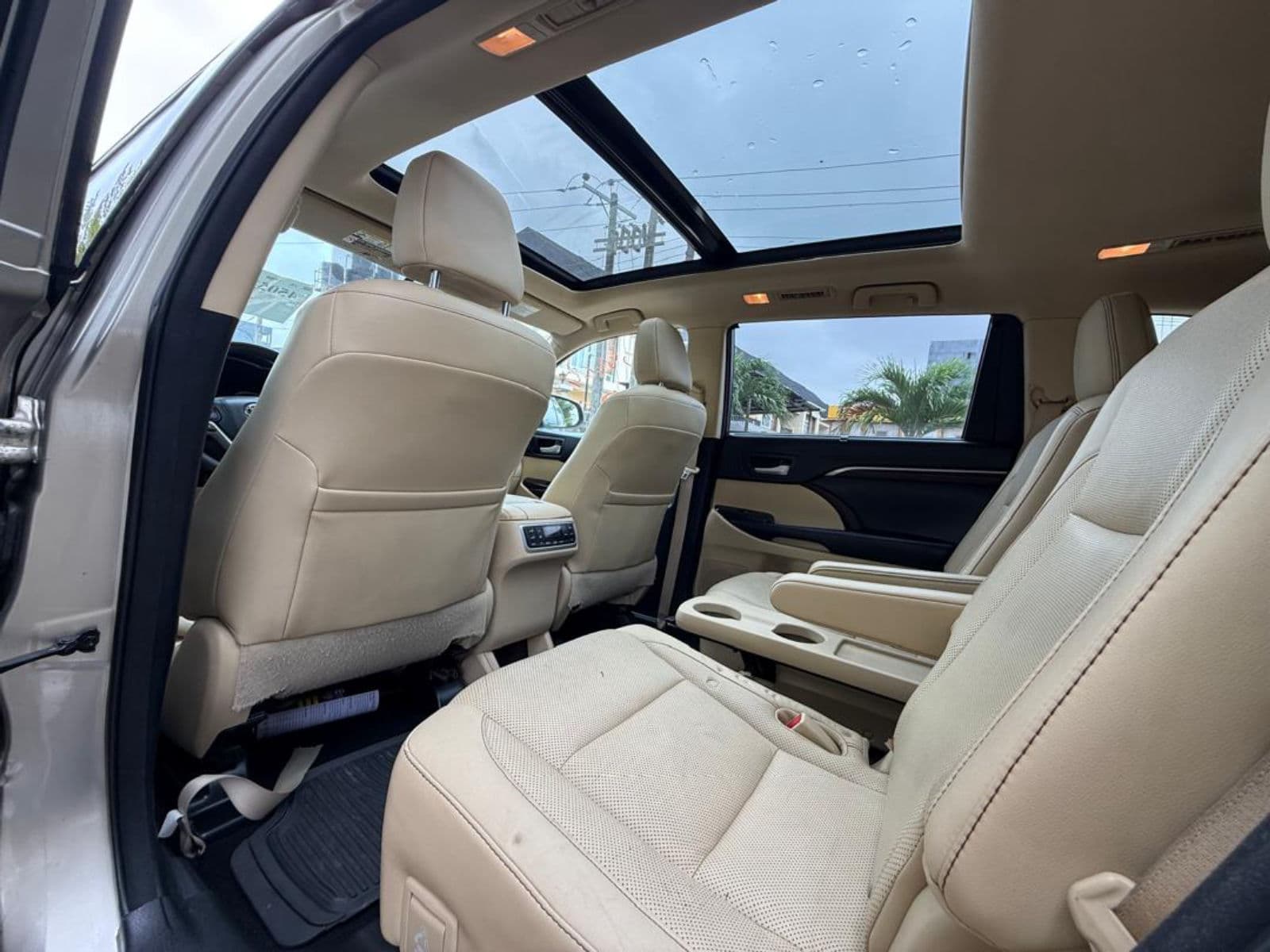 2015 Toyota Highlander SUV — photo 8 of 8
