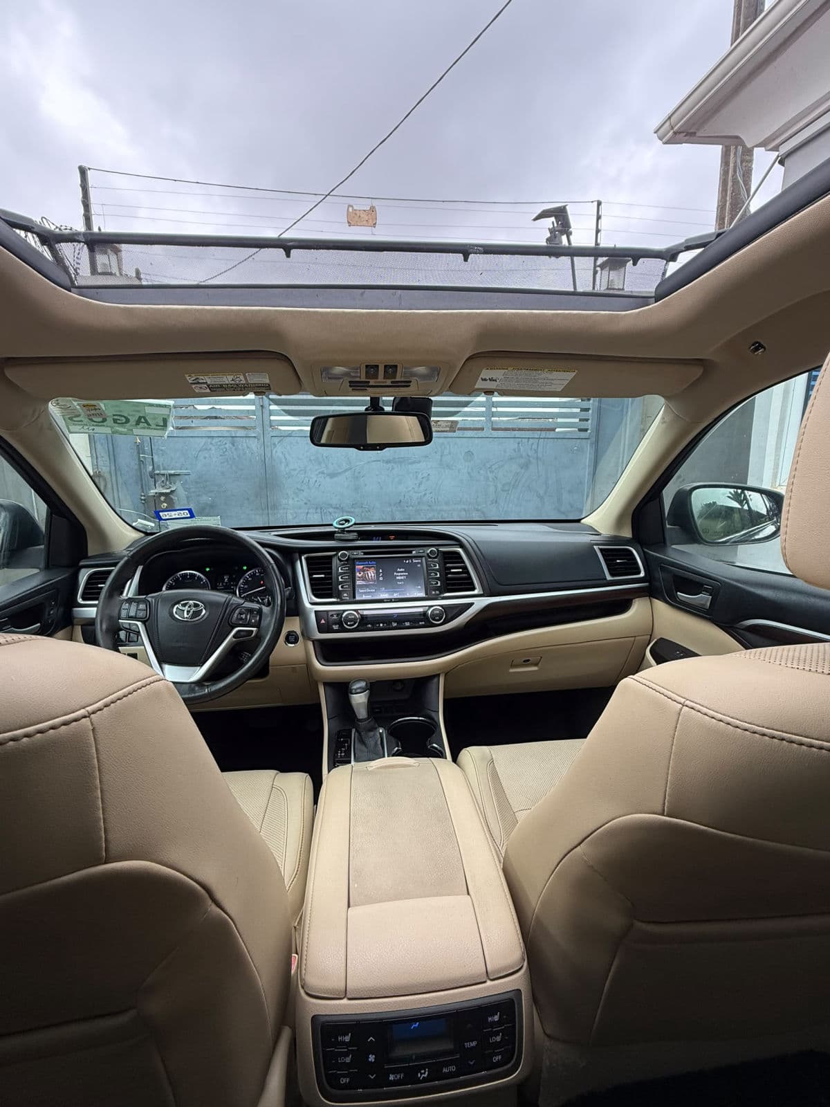 2015 Toyota Highlander SUV — photo 7 of 11