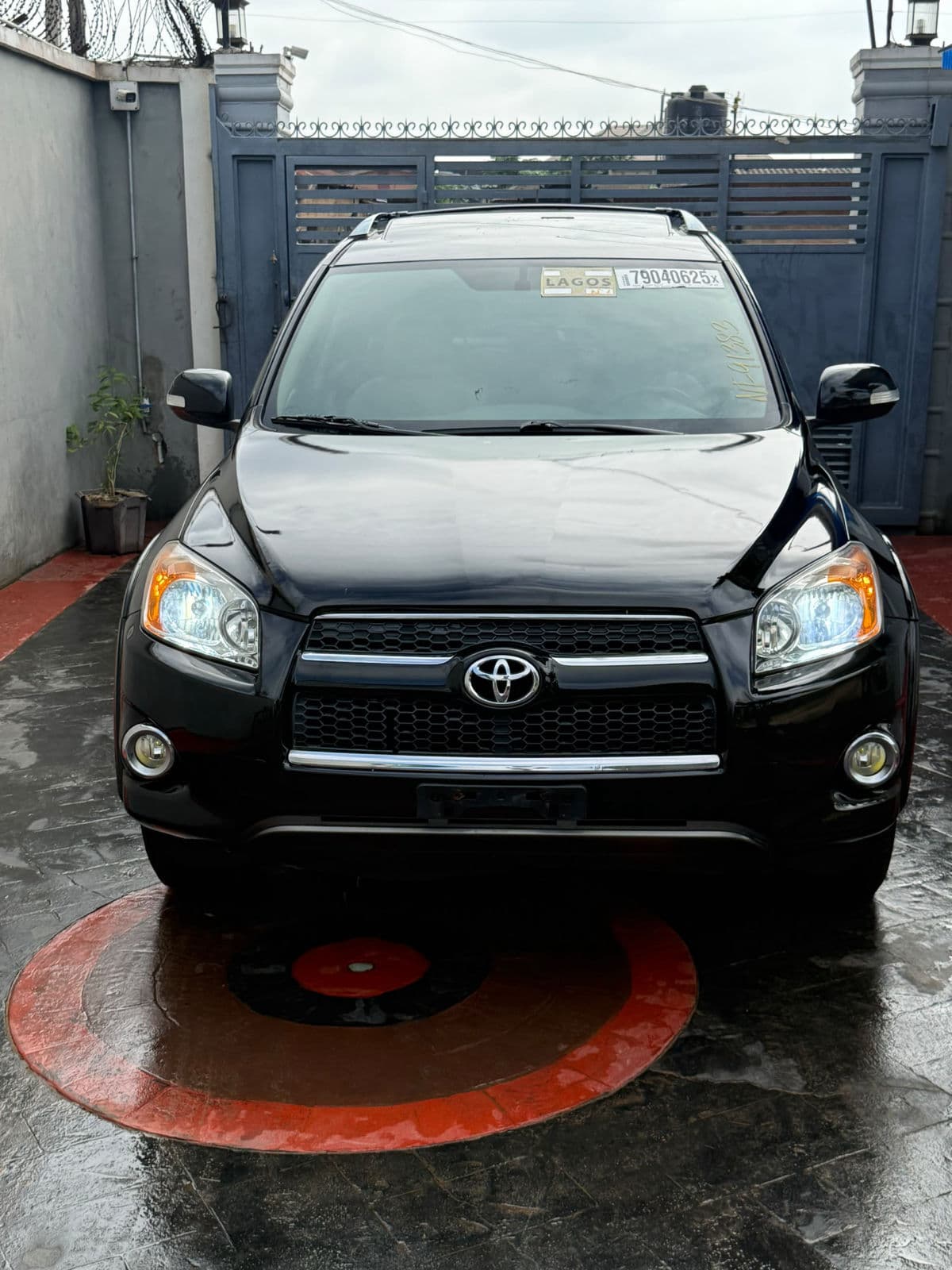 2010 Toyota RAV 4 SUV — photo 11 of 11