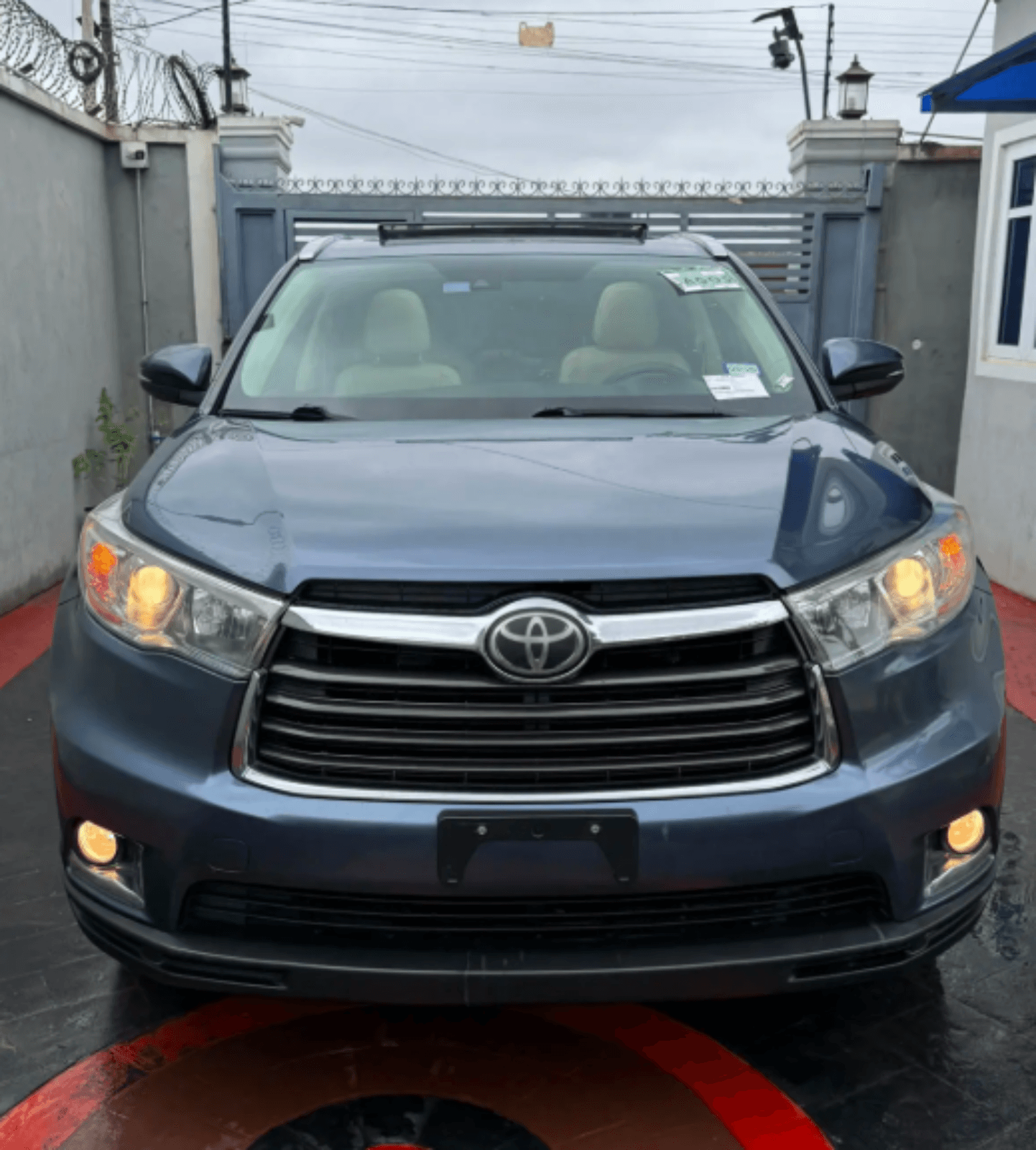 2015 Toyota Highlander SUV — Foreign Used for sale in Km 2 isheri igando lagos