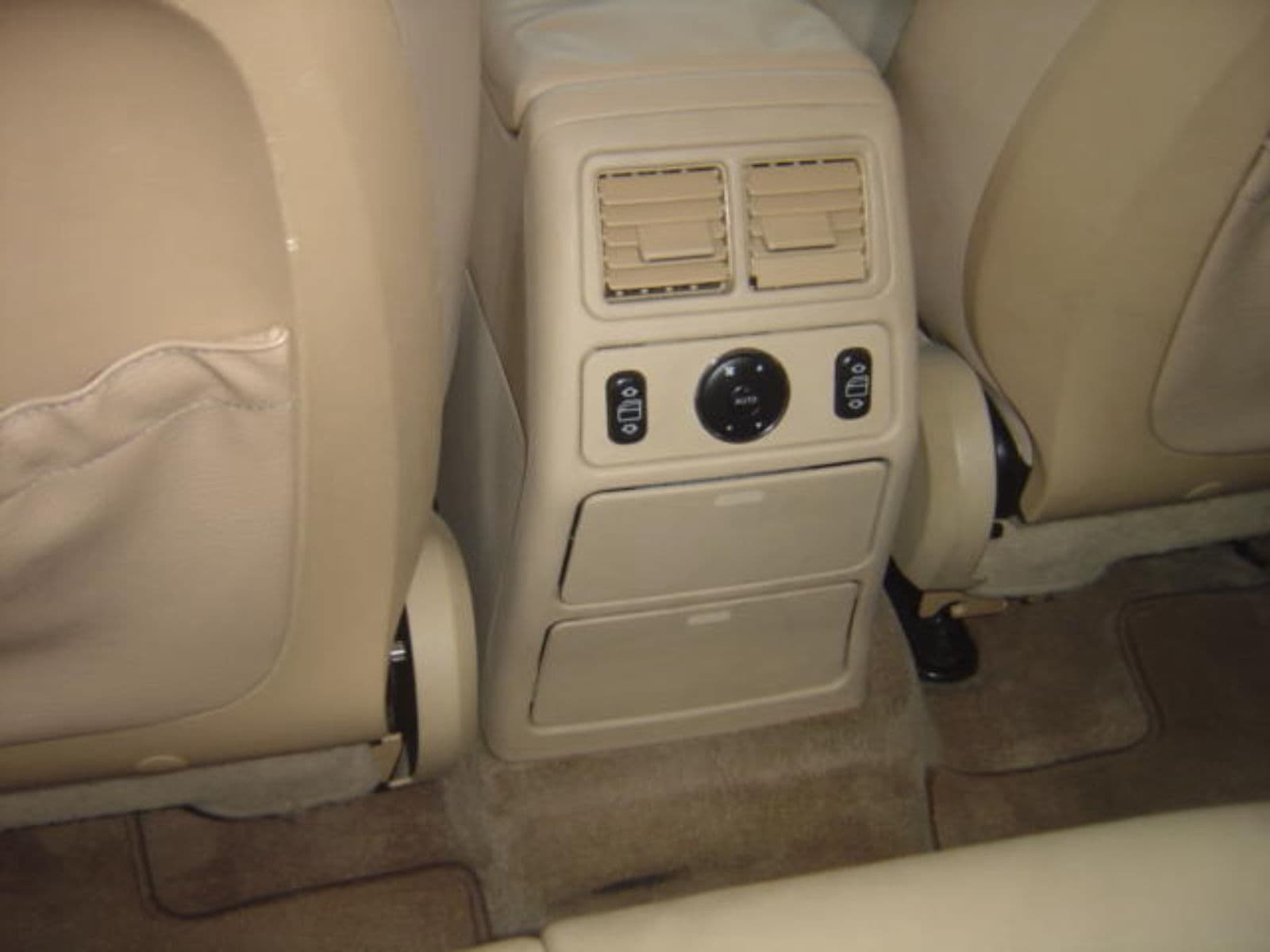 2005 Mercedes-Benz M Class SUV — photo 9 of 9
