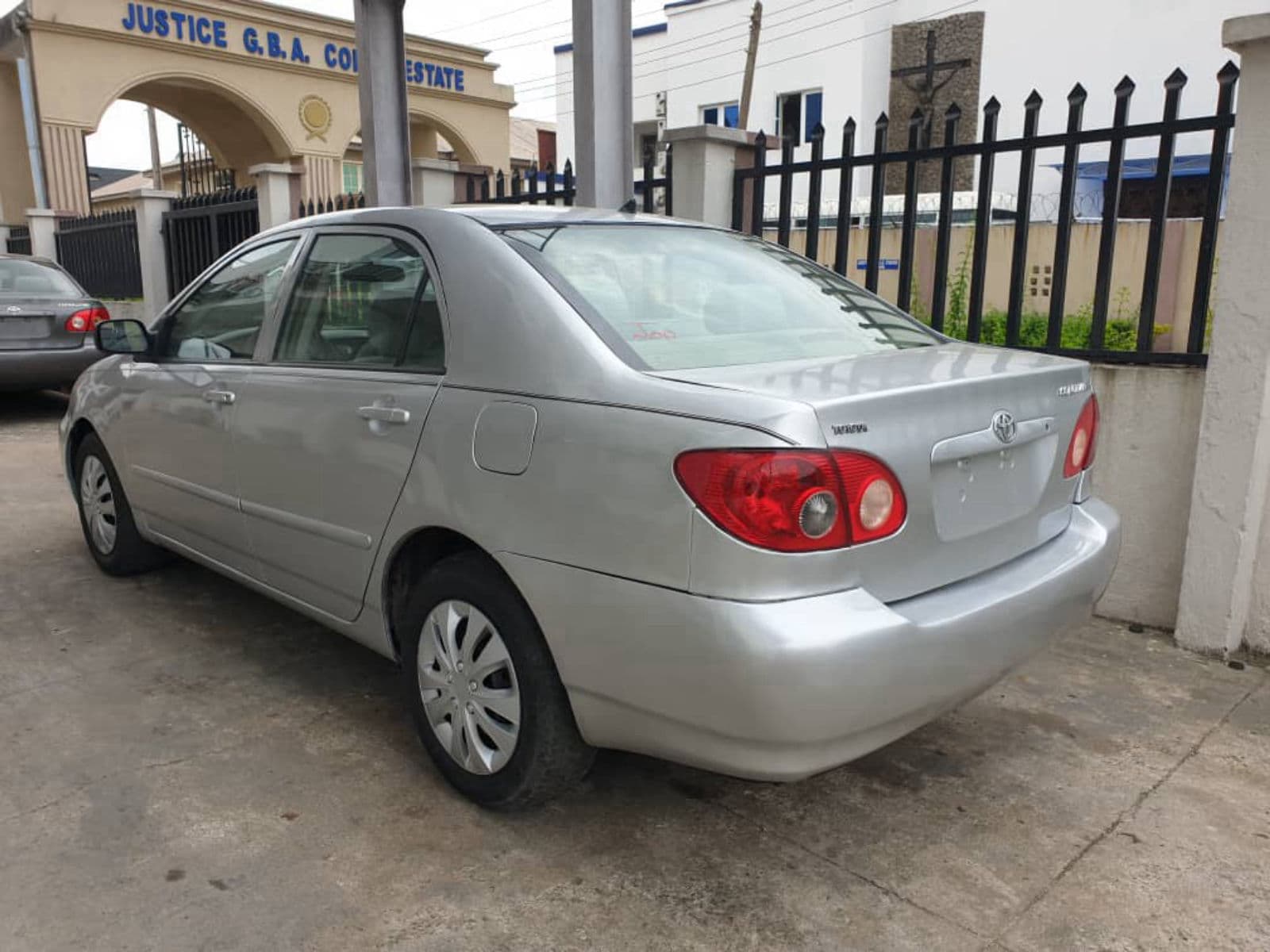 2008 Toyota Corolla Sedan — photo 2 of 2