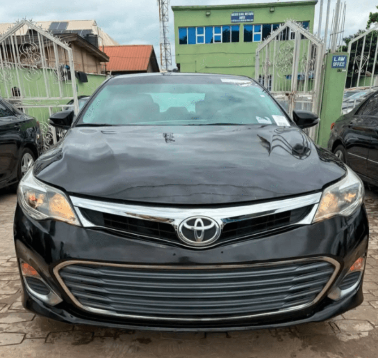 Direct Tokunbo 2014 Toyota Avalon XLE Automatic Sedan for Sale in Lagos, Nigeria