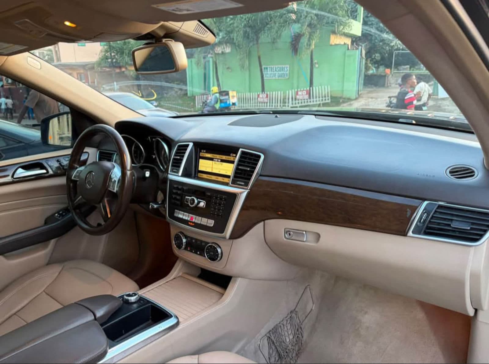 2014 Mercedes-Benz M Class SUV — photo 6 of 7