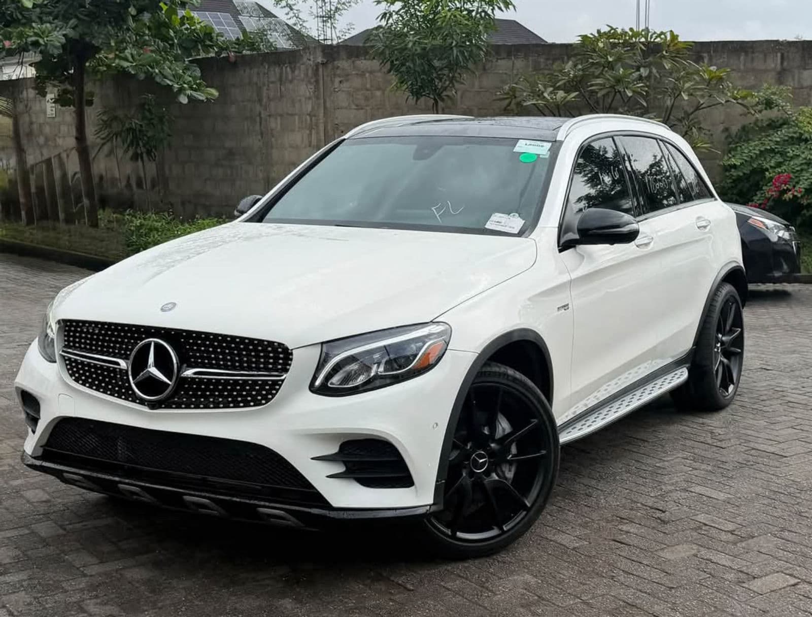 2017 Mercedes-Benz GLC SUV — photo 3 of 7