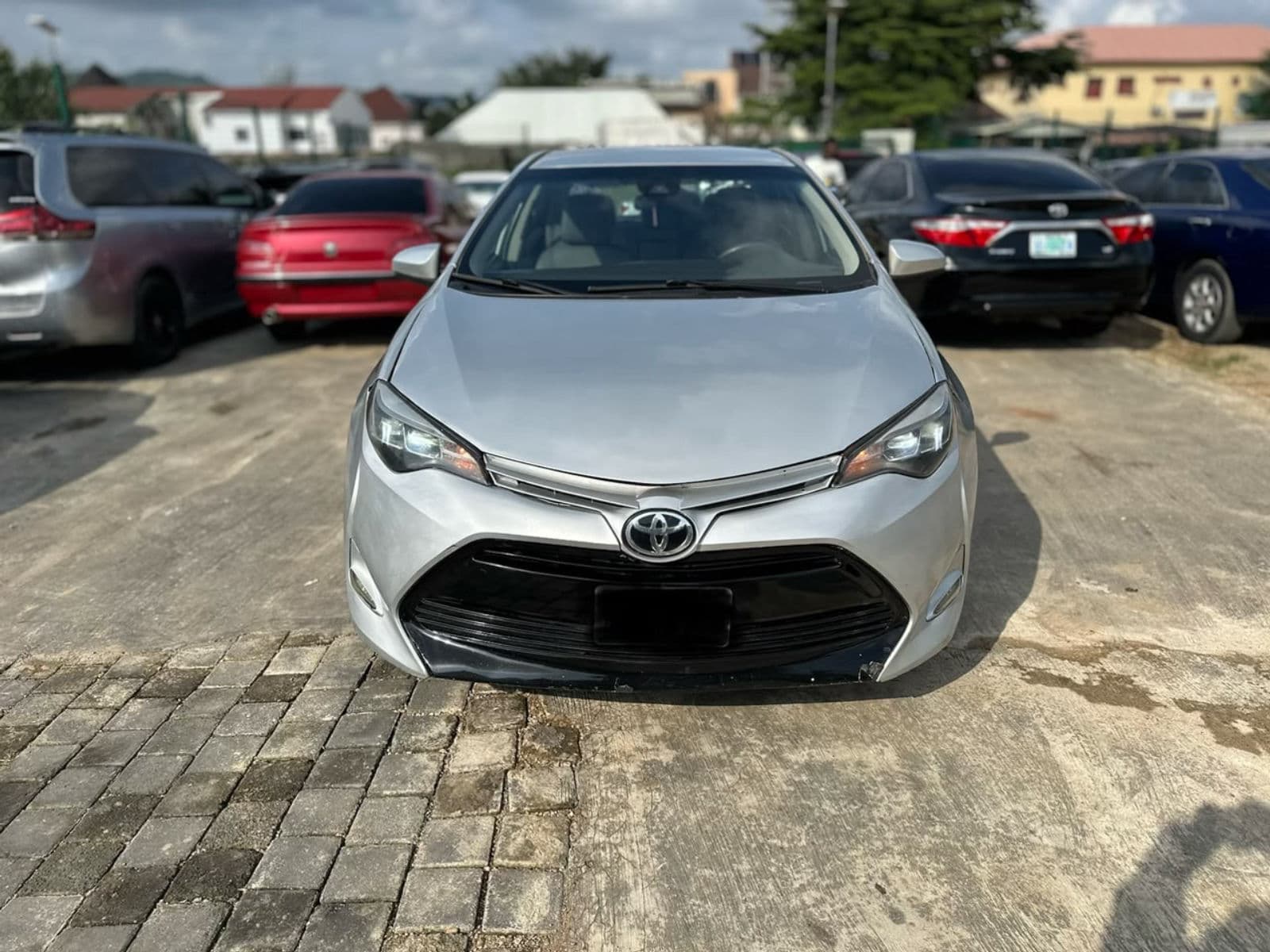 2017 Toyota Corolla Sedan — photo 3 of 11