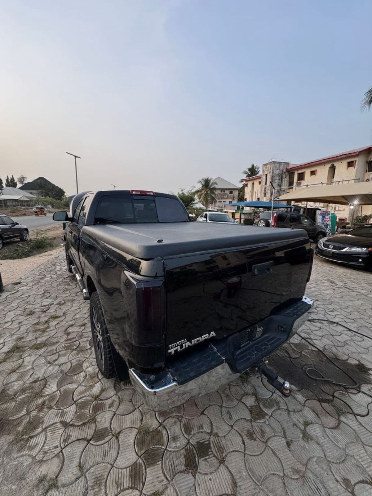 2015 Toyota Tundra Truck — photo 3 of 6