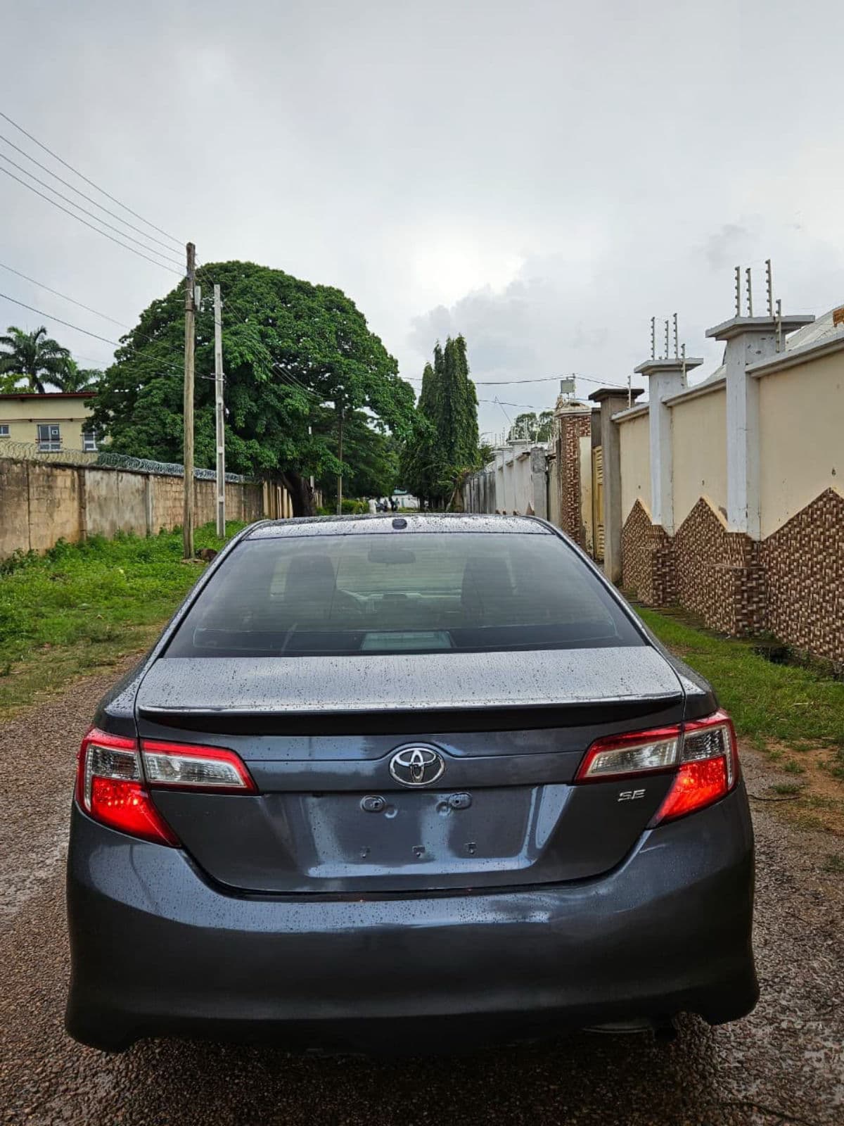 2013 Toyota Camry Sedan — photo 6 of 8