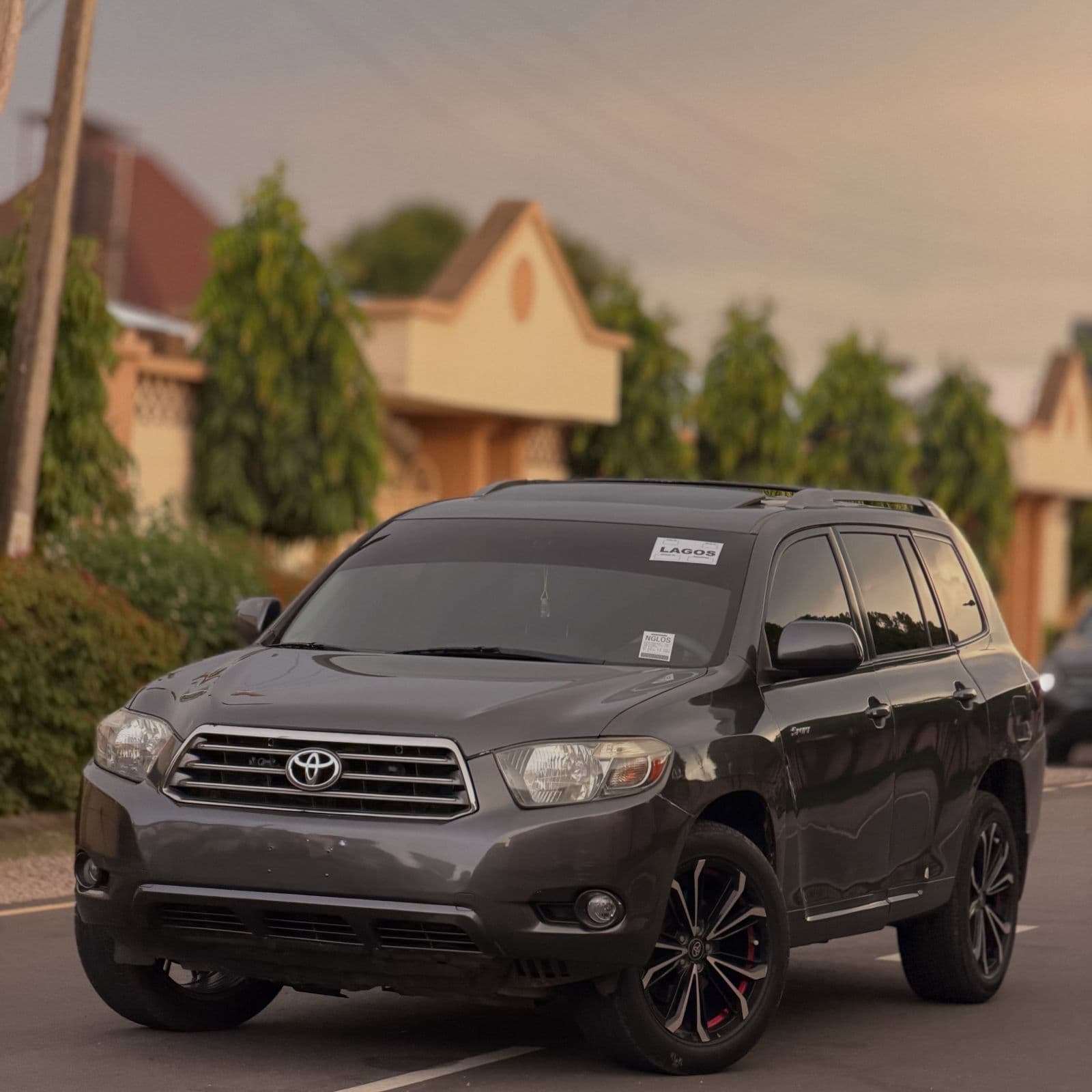 2010 Toyota Highlander SUV — photo 4 of 11