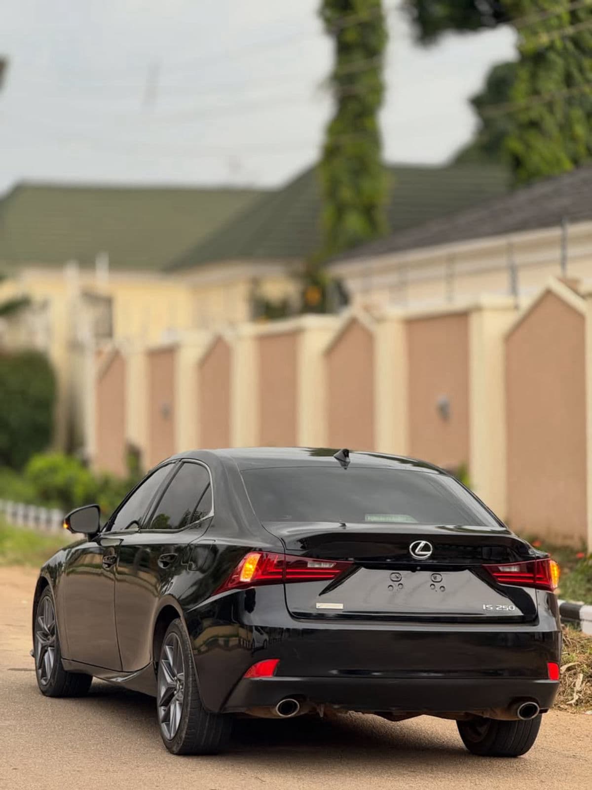 2015 Lexus IS Sedan — photo 4 of 6