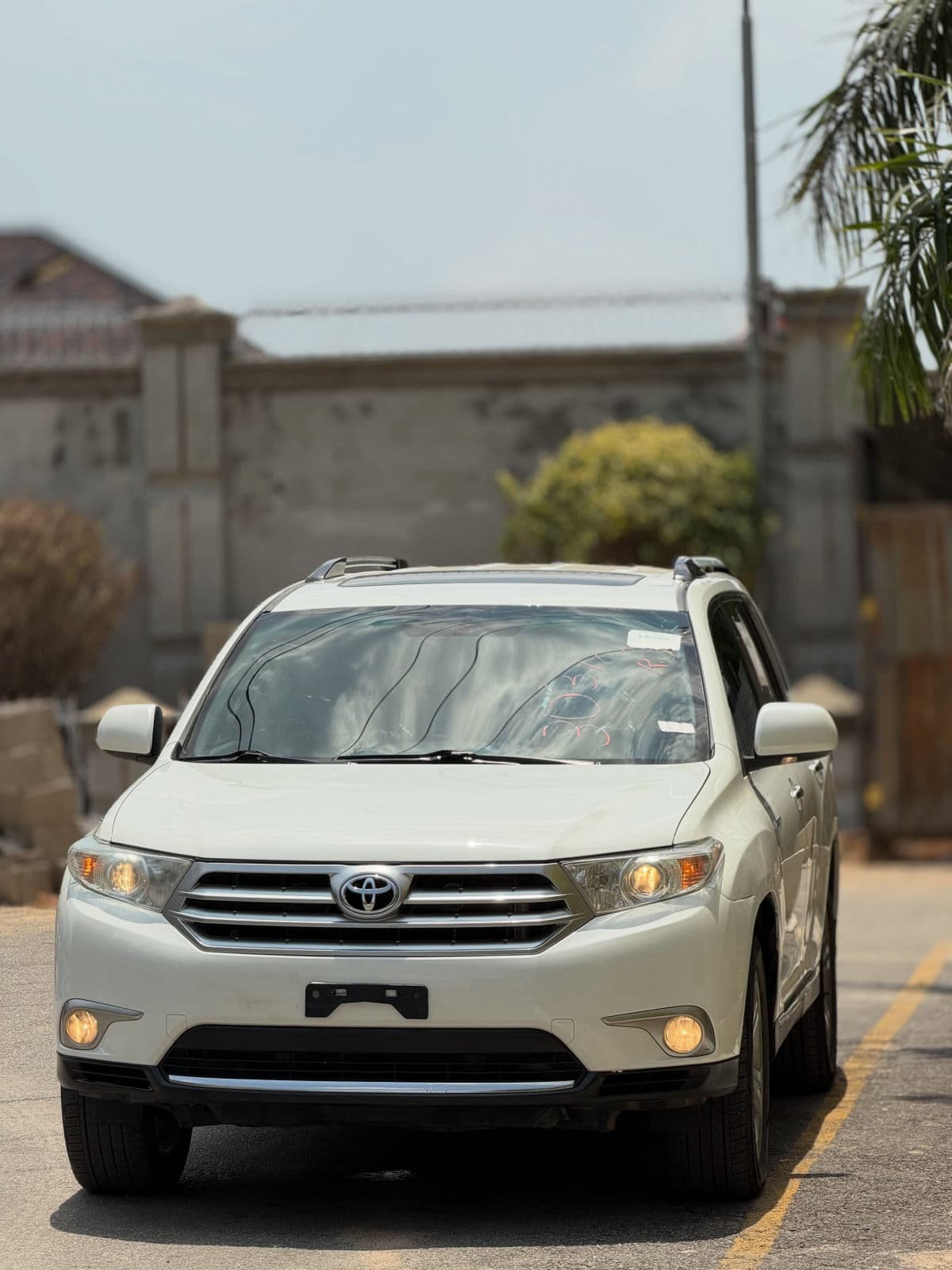 2013 Toyota Highlander SUV — photo 3 of 8