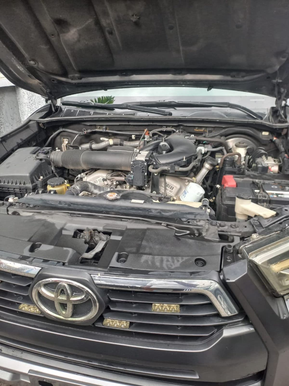2022 Toyota HILUX Pickup — photo 5 of 10
