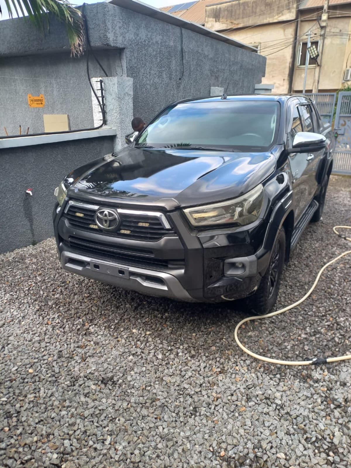 2022 Toyota HILUX Pickup — photo 8 of 10