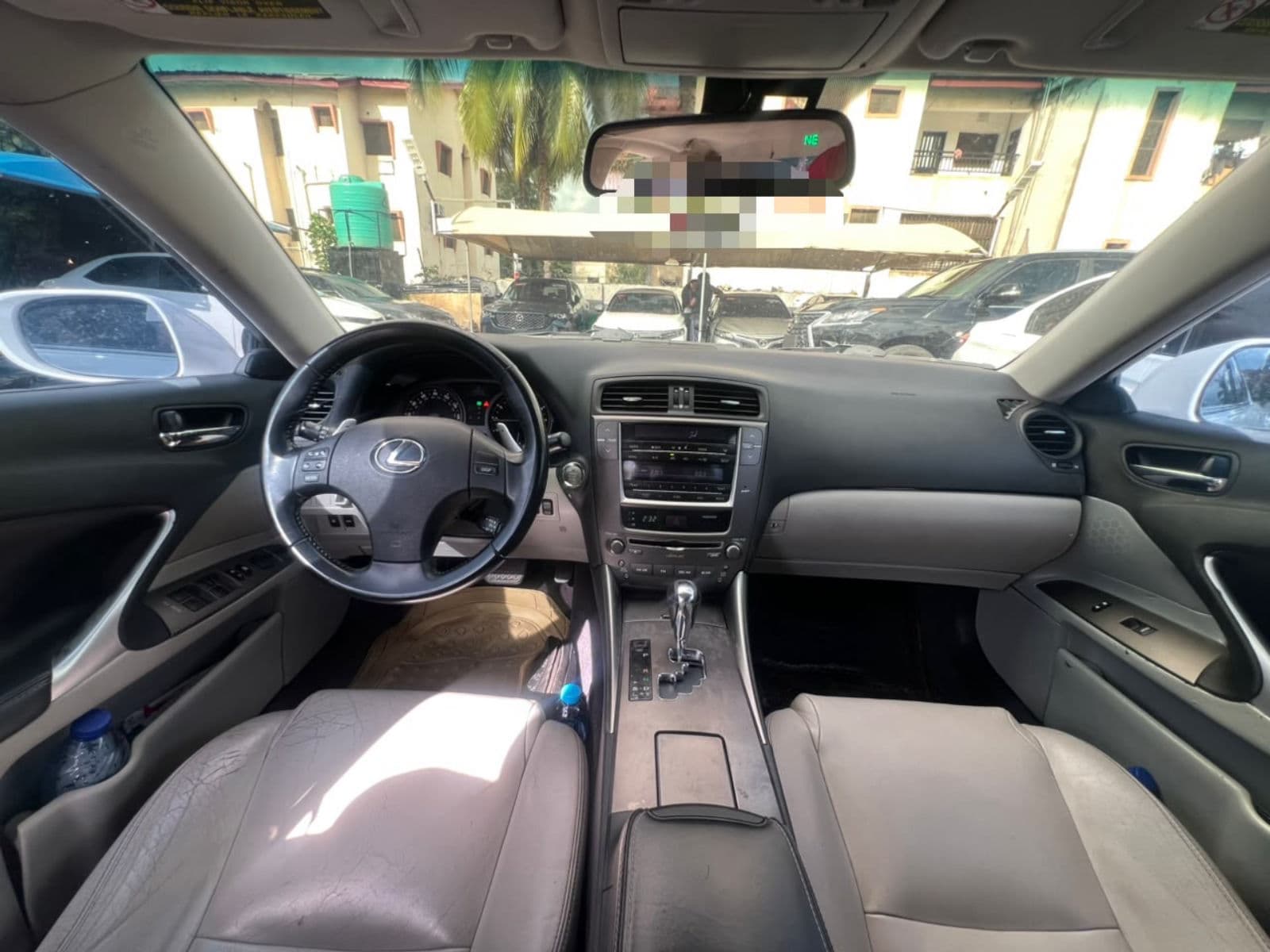 2009 Lexus IS Sedan — photo 4 of 6