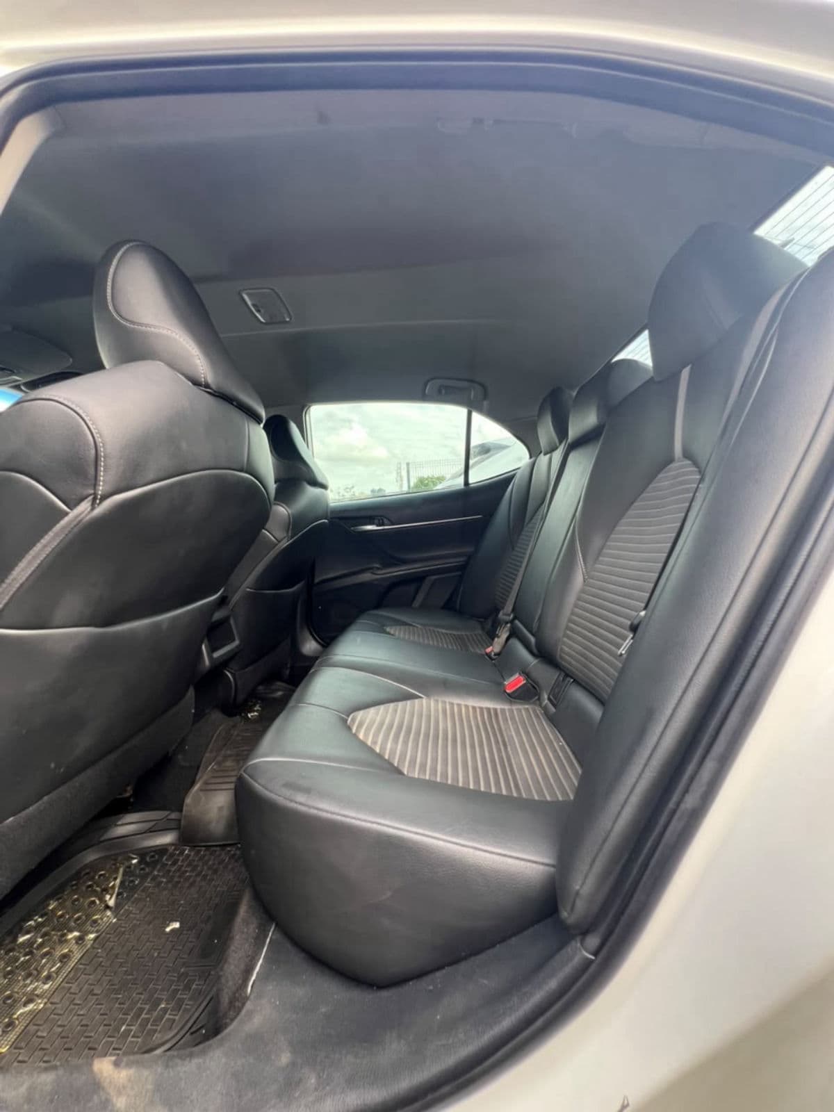 2018 Toyota Camry Sedan — photo 4 of 8