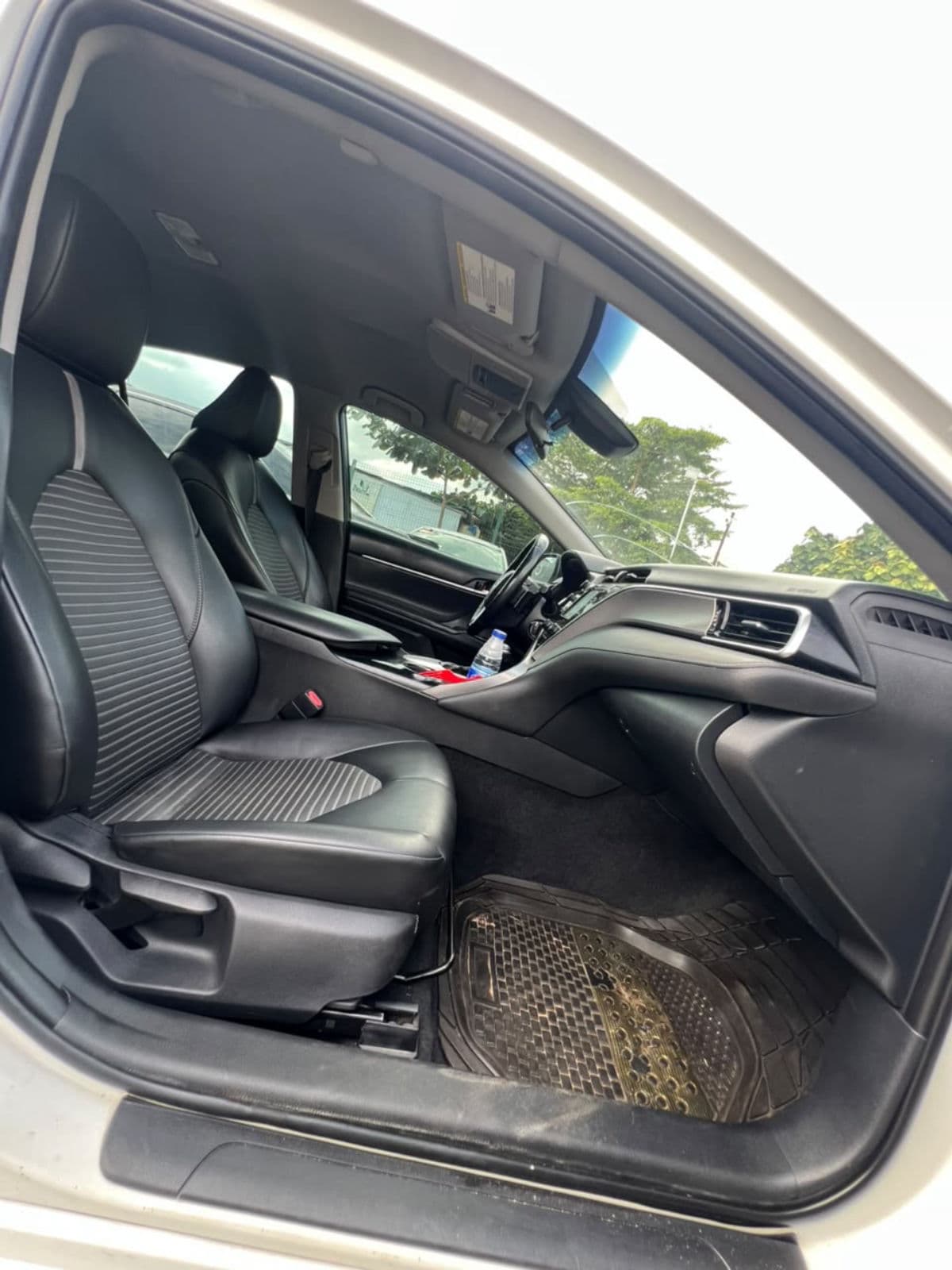 2018 Toyota Camry Sedan — photo 7 of 8