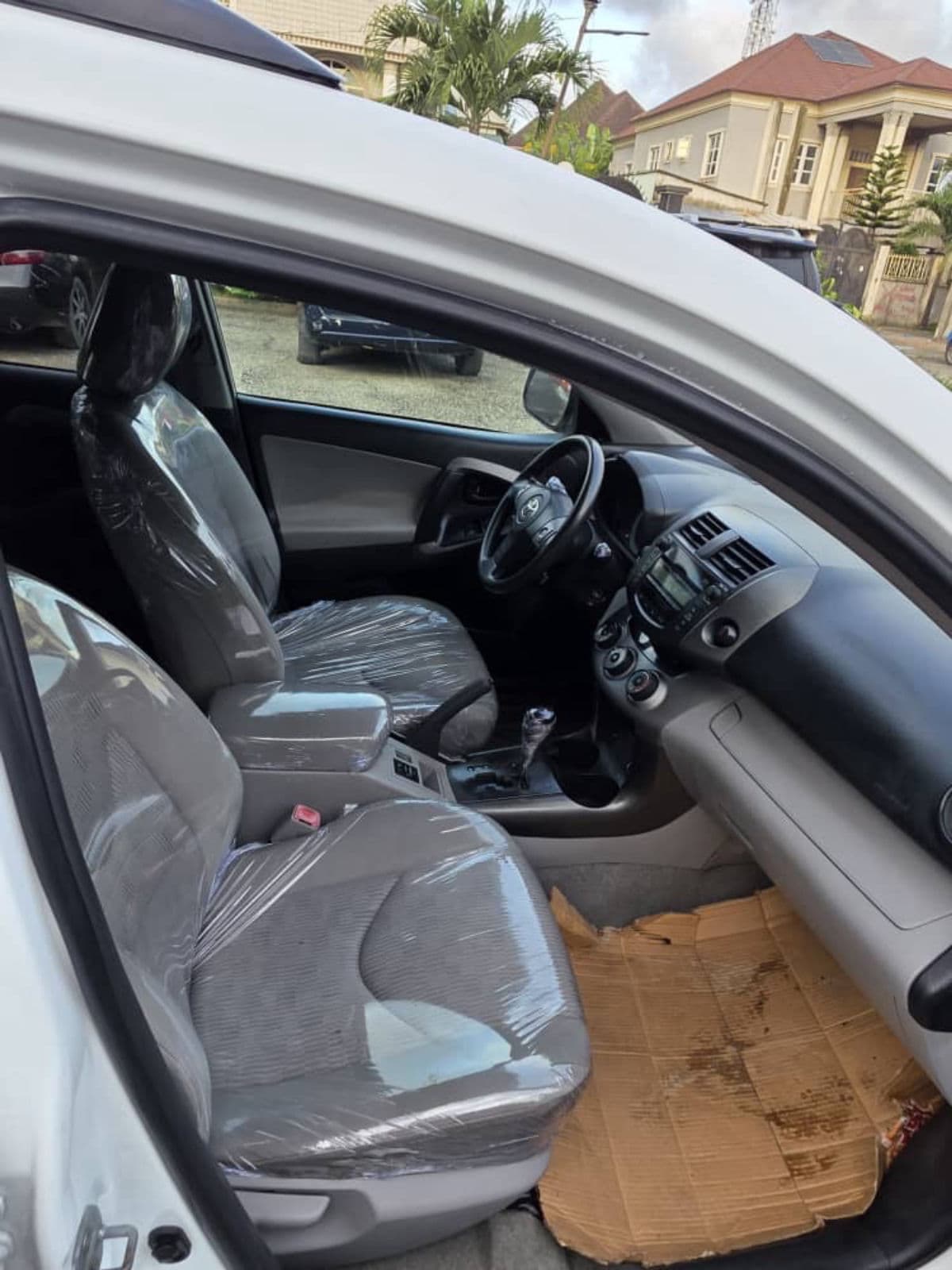 2010 Toyota Rav4 SUV — photo 4 of 10