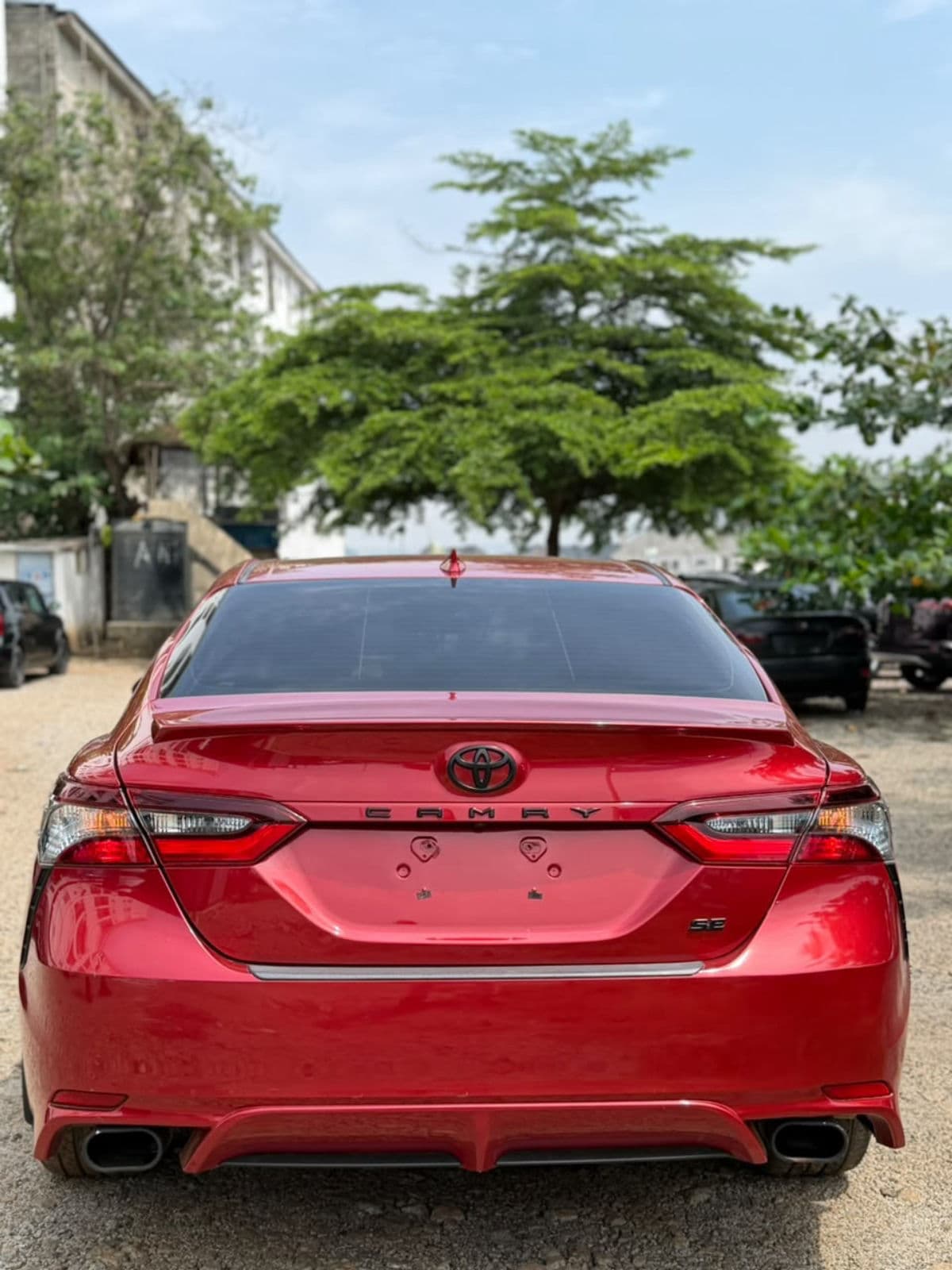 2022 Toyota Camry Sedan — photo 10 of 11