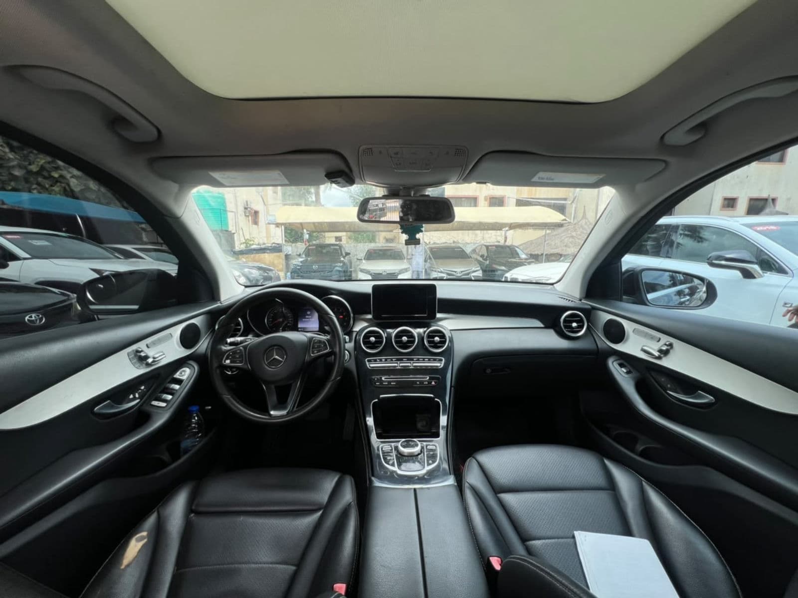 2017 Mercedes-Benz GLC SUV — photo 7 of 8
