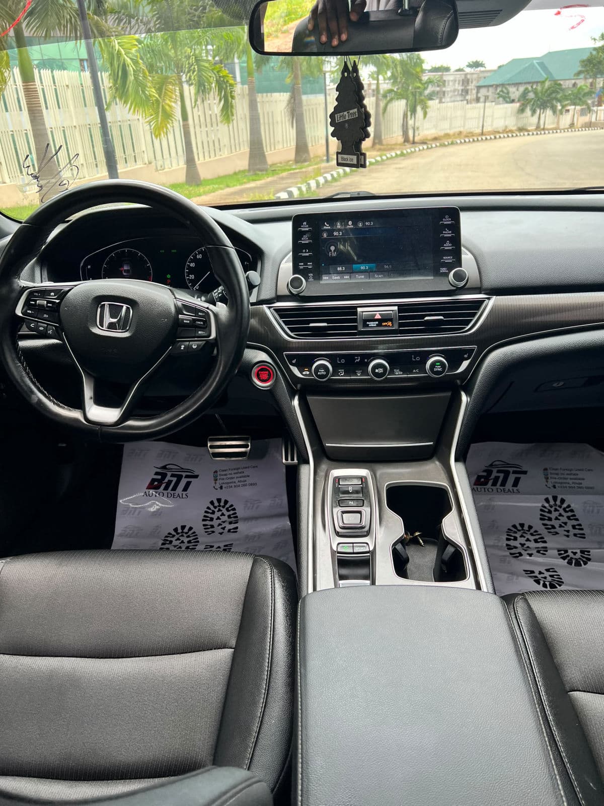 2019 Honda Accord Sedan — photo 9 of 11