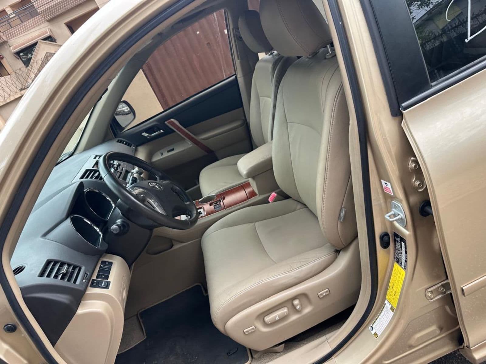 2008 Toyota Highlander SUV — photo 4 of 11