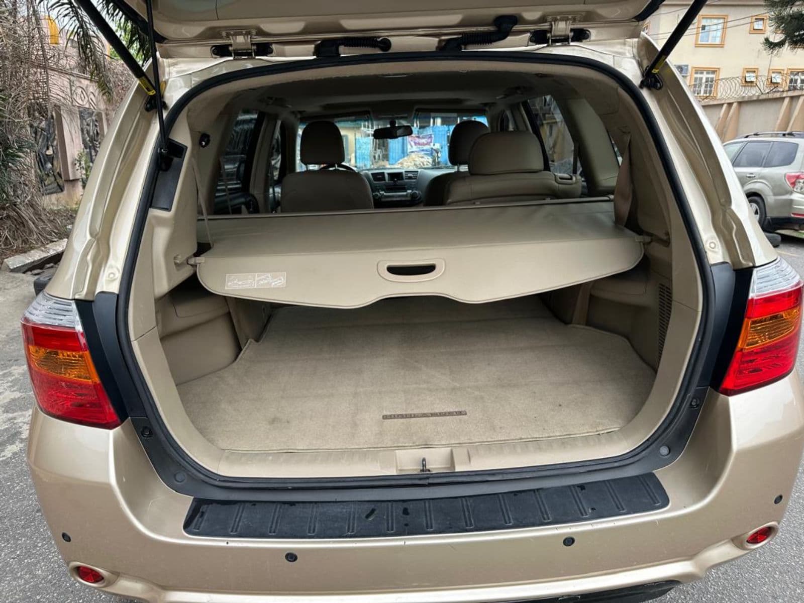 2008 Toyota Highlander SUV — photo 6 of 11