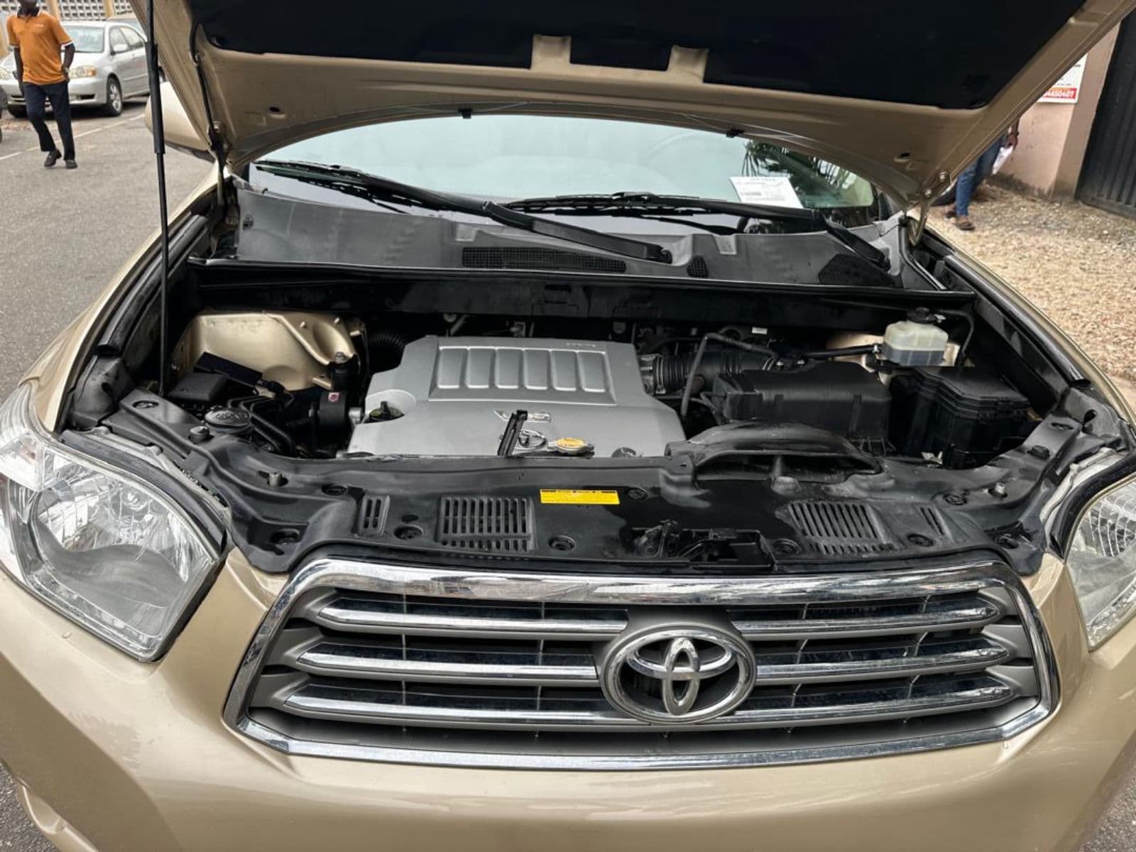 2008 Toyota Highlander SUV — photo 8 of 11