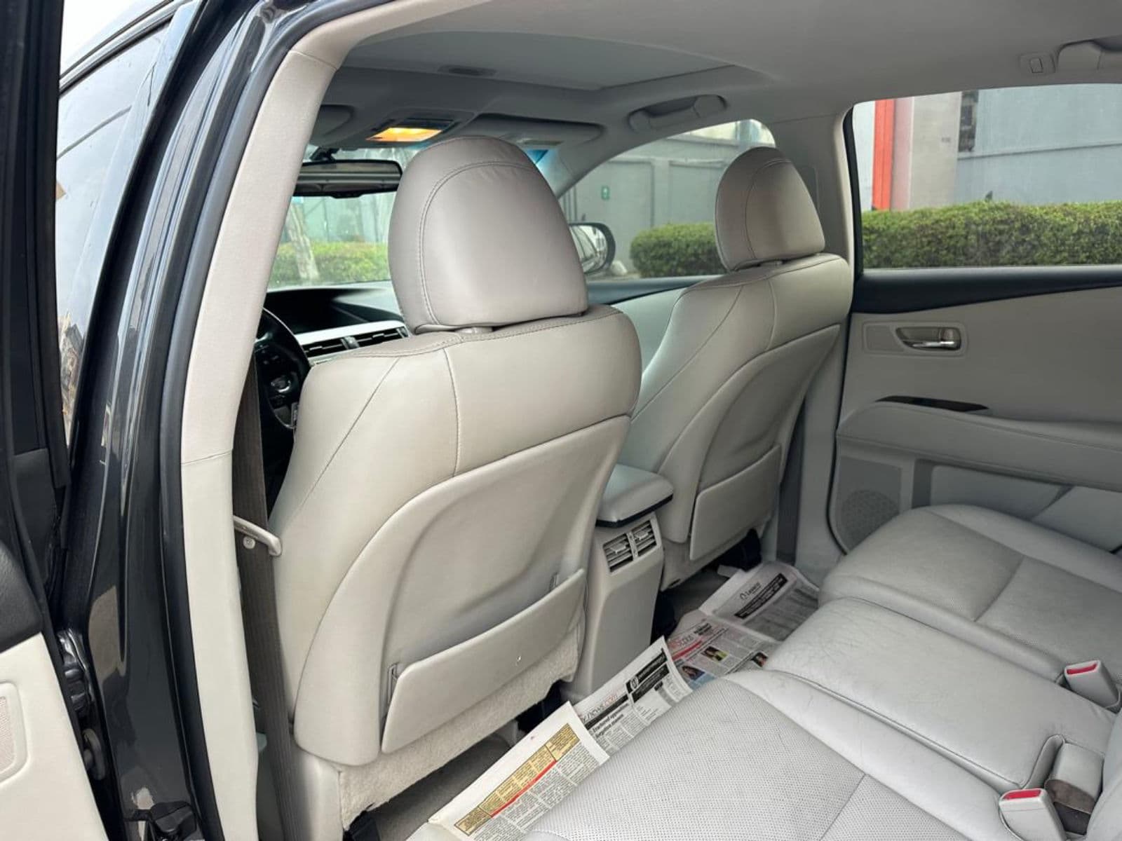 2010 Lexus RX SUV — photo 4 of 11