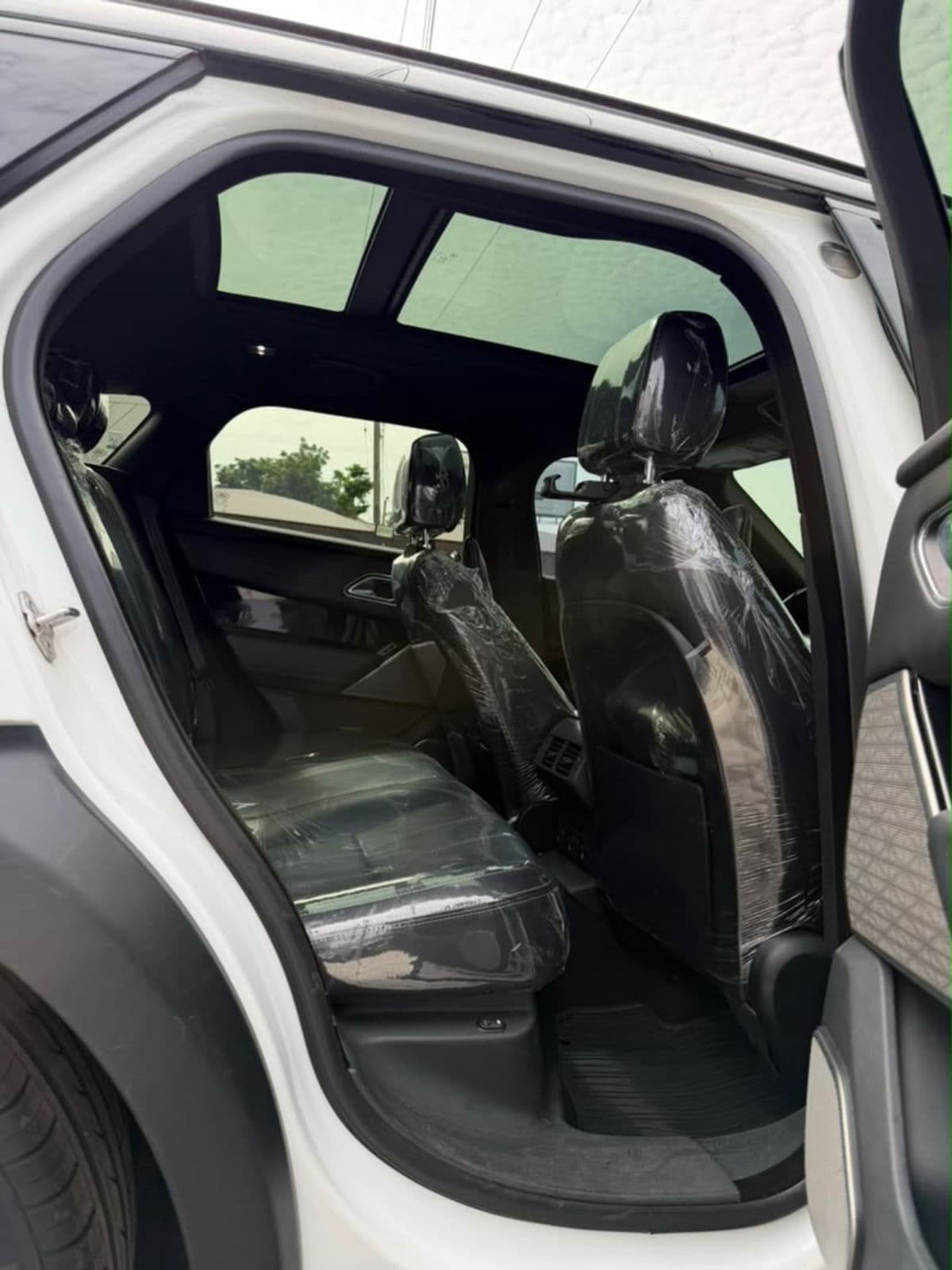 2019 Landrover Range Rover Velar SUV — photo 5 of 10