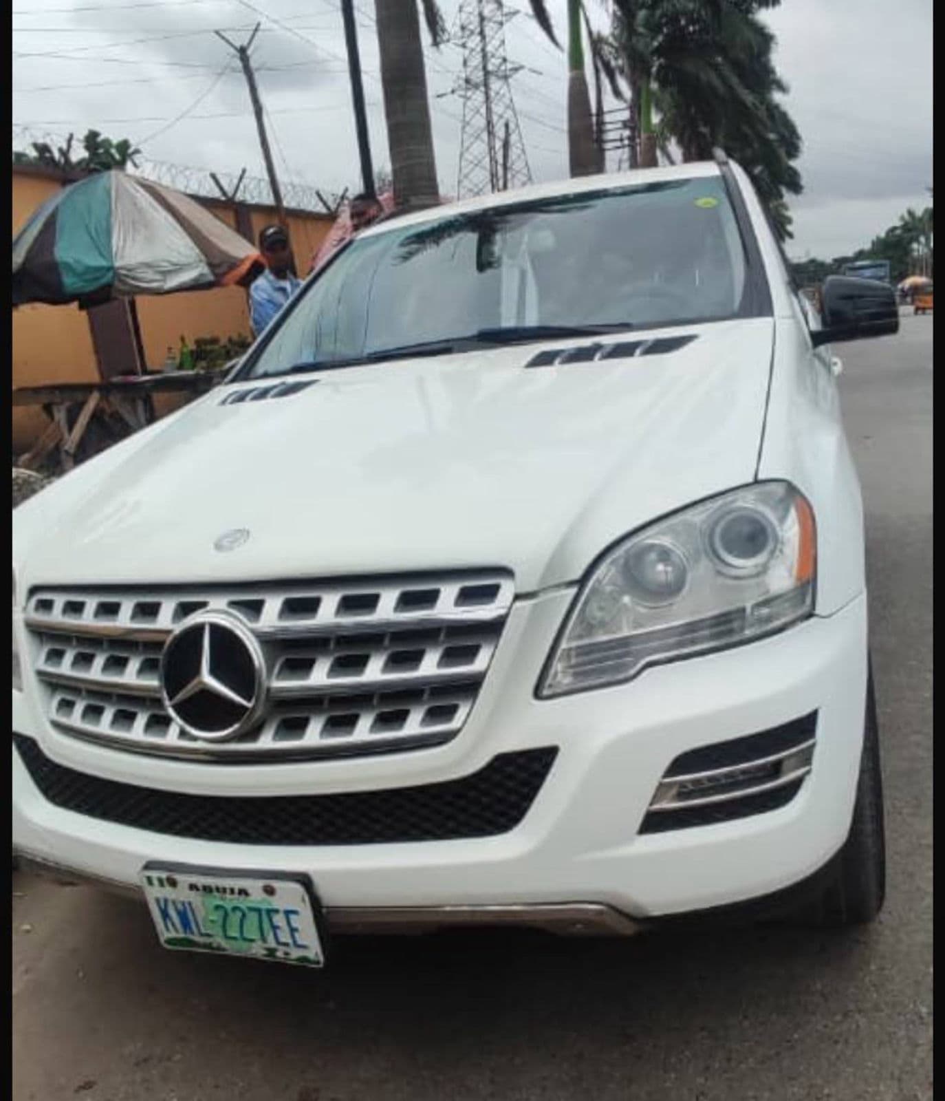 2010 Mercedes-Benz M Class SUV — photo 2 of 7