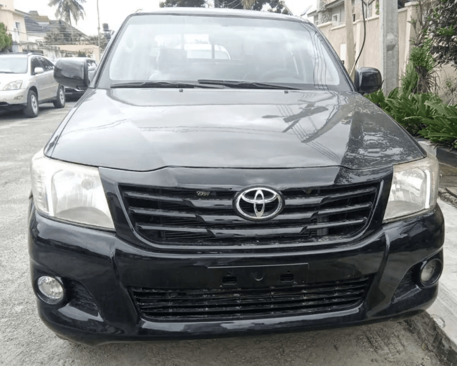 2014 Toyota Hilux – Nigerian Used Manual Pickup for Sale in Lekki, Lagos