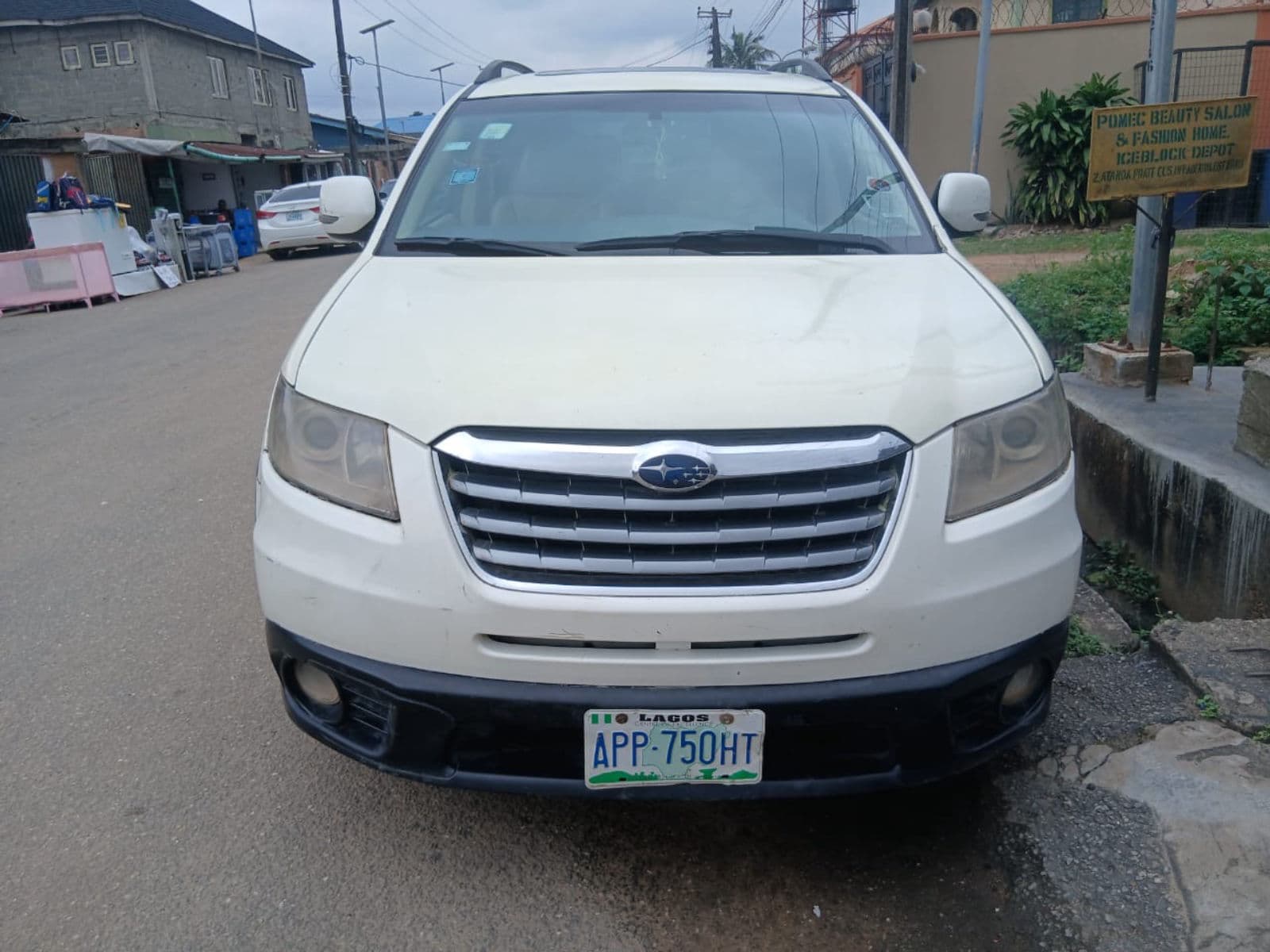 2009 Subaru Tribeca SUV — photo 2 of 10