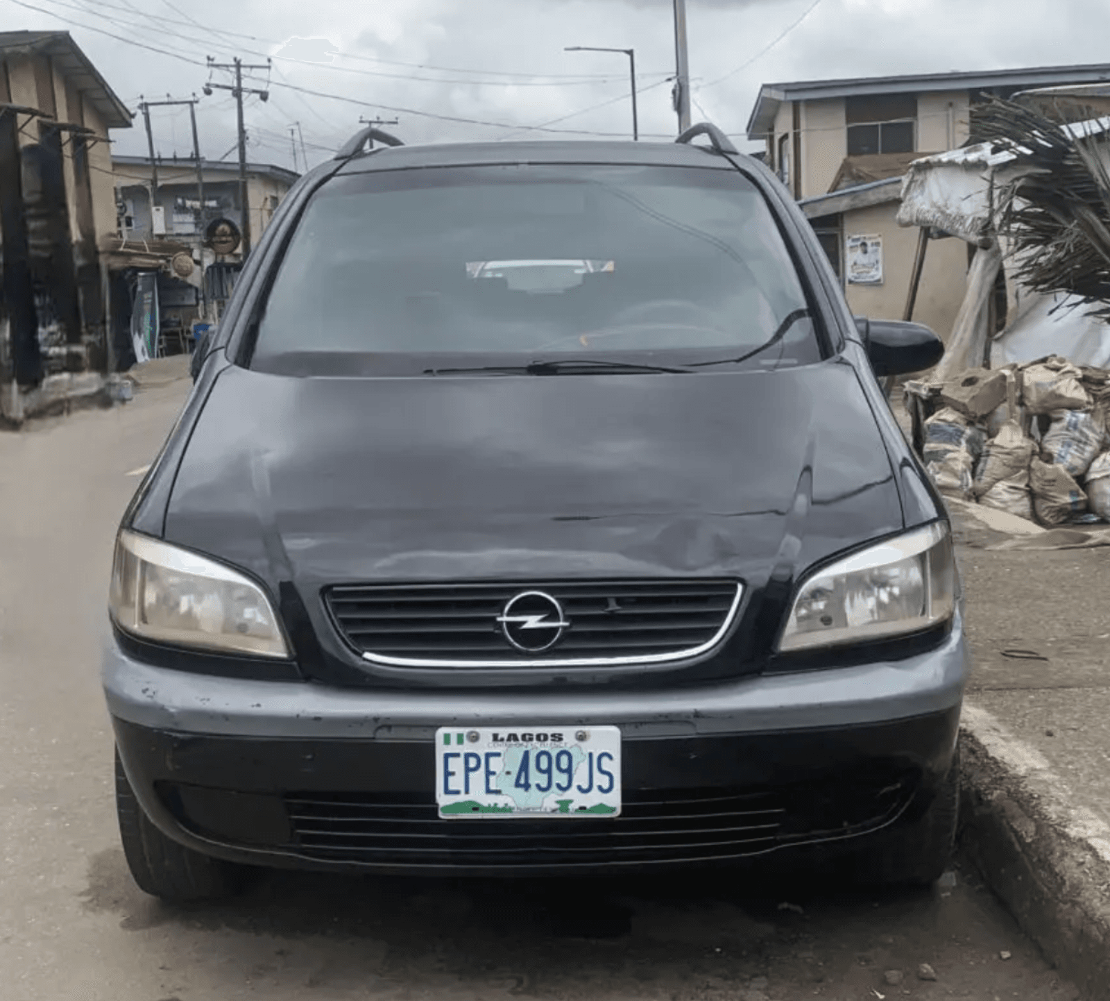 2005 Opel Zafira Manual (Nigerian Used) for Sale in Ogba, Lagos