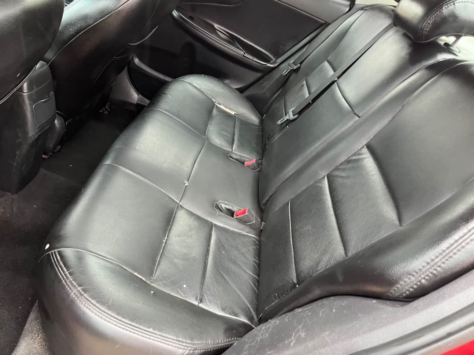 2010 Toyota Corolla Sedan — photo 3 of 9