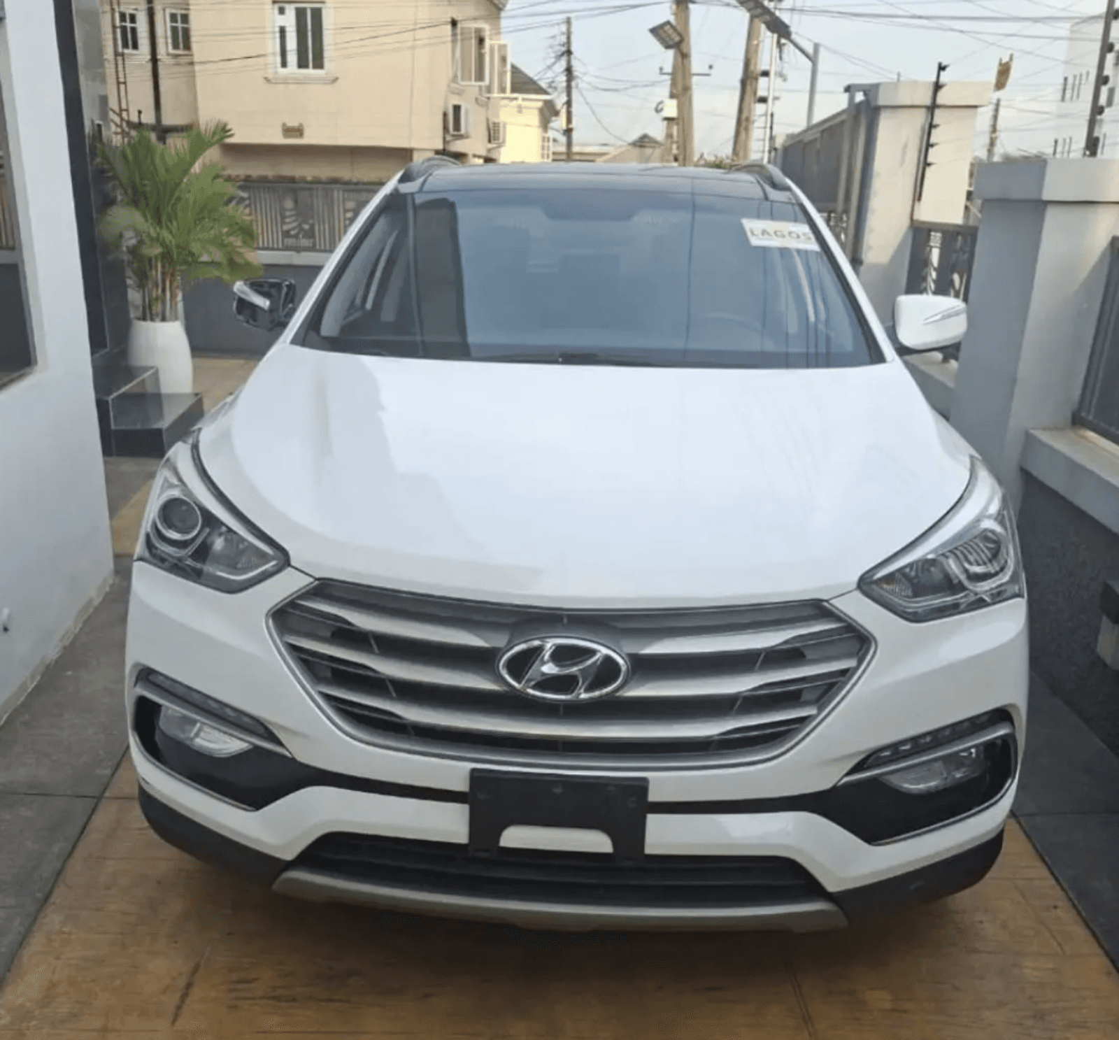 Foreign Used (Tokunbo) 2017 Hyundai Santa Fe Sport AWD Automatic SUV for Sale in Ojodu Berger, Lagos