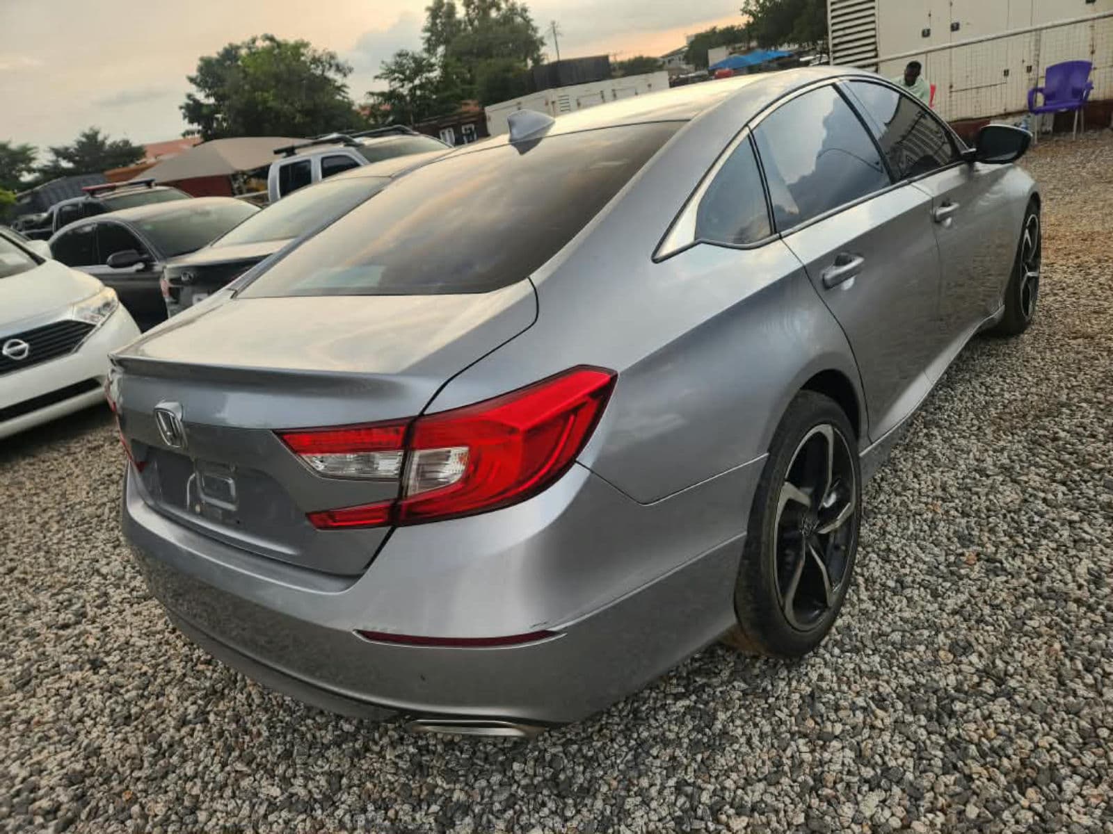 2019 Honda Accord Sedan — photo 4 of 8