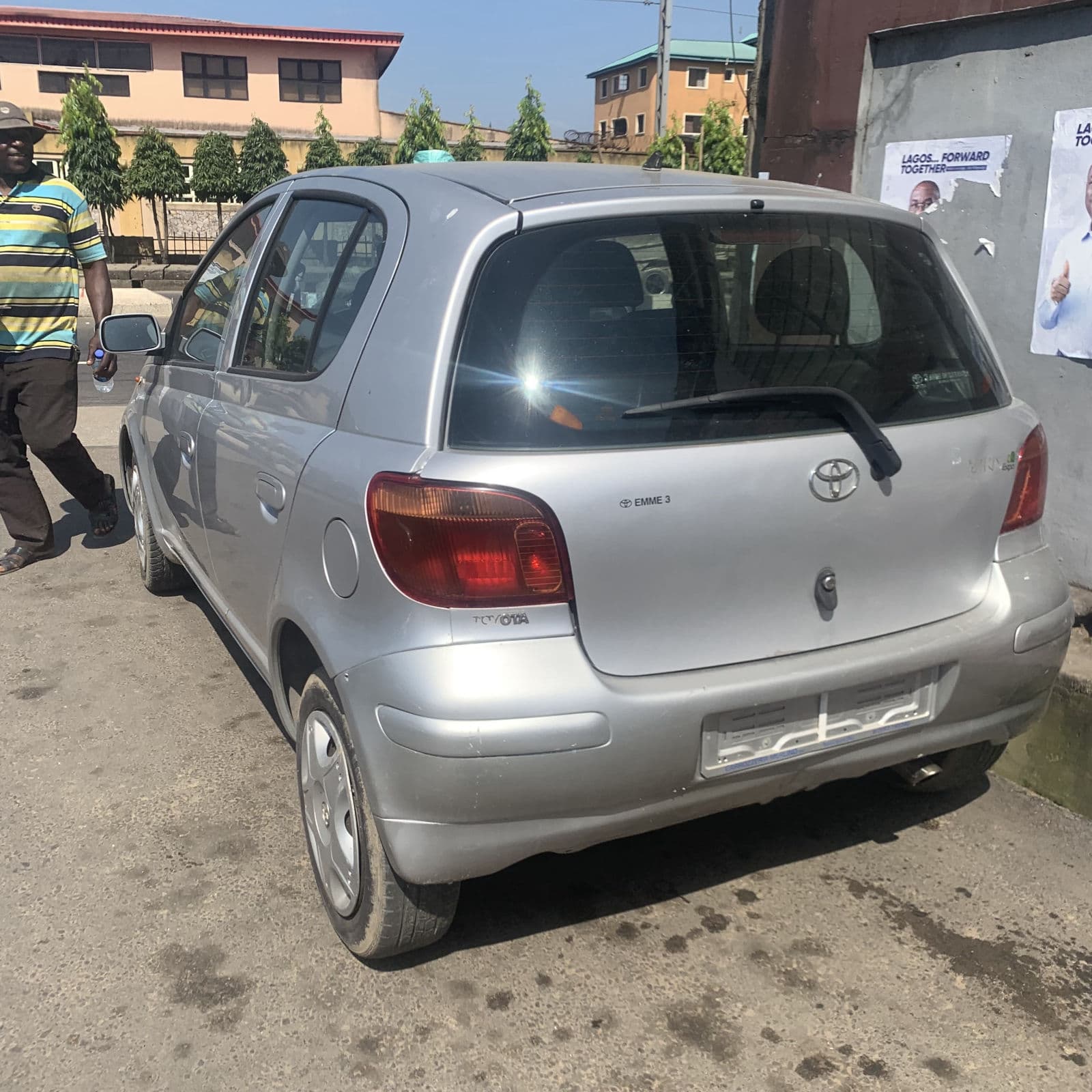 2005 Toyota Yaris Sedan — photo 11 of 11