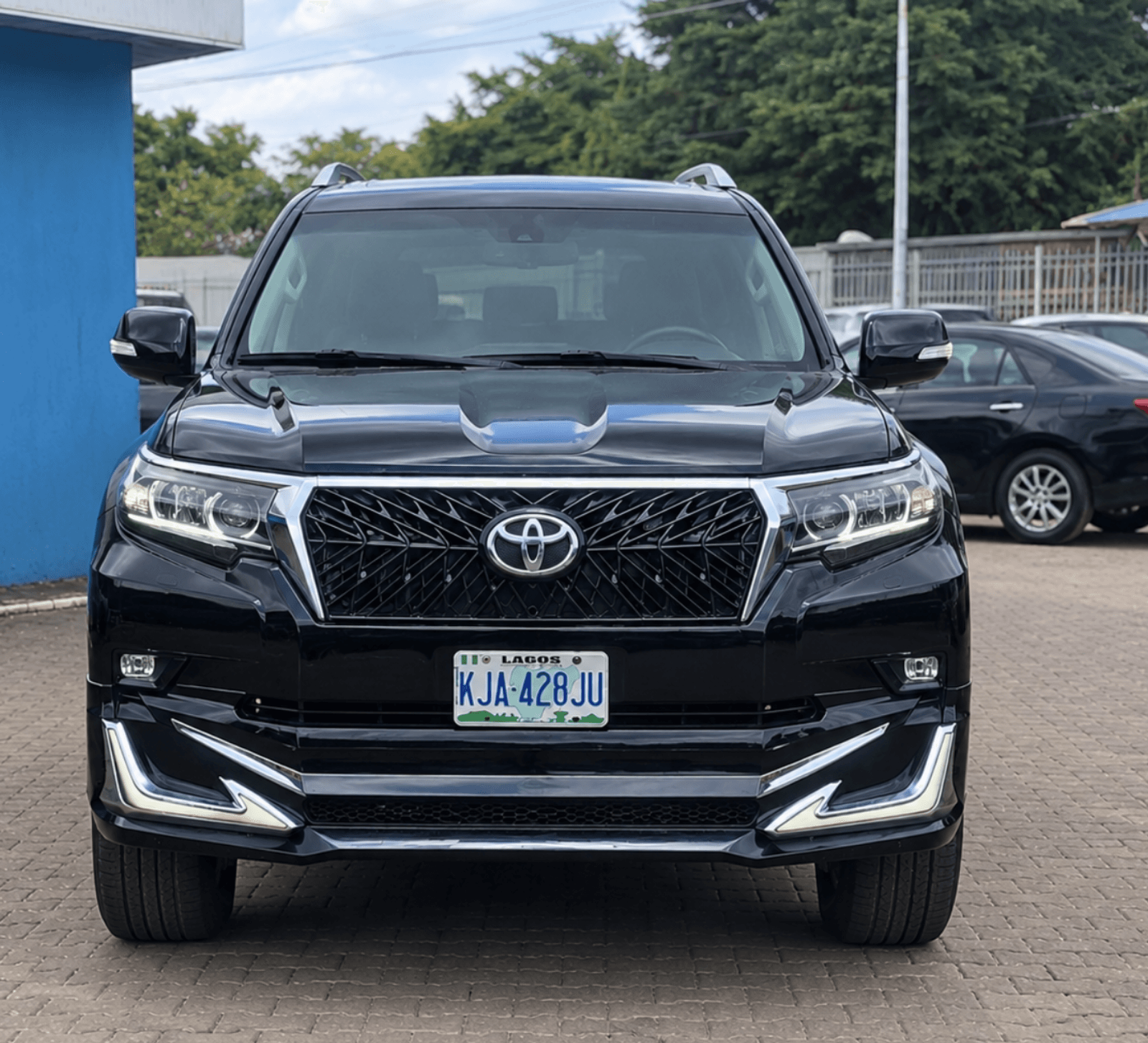 2022 Toyota Land Cruiser Prado TX-L Nigerian Used Automatic SUV for Sale in Ogba, Lagos, Nigeria | Chat2Cars