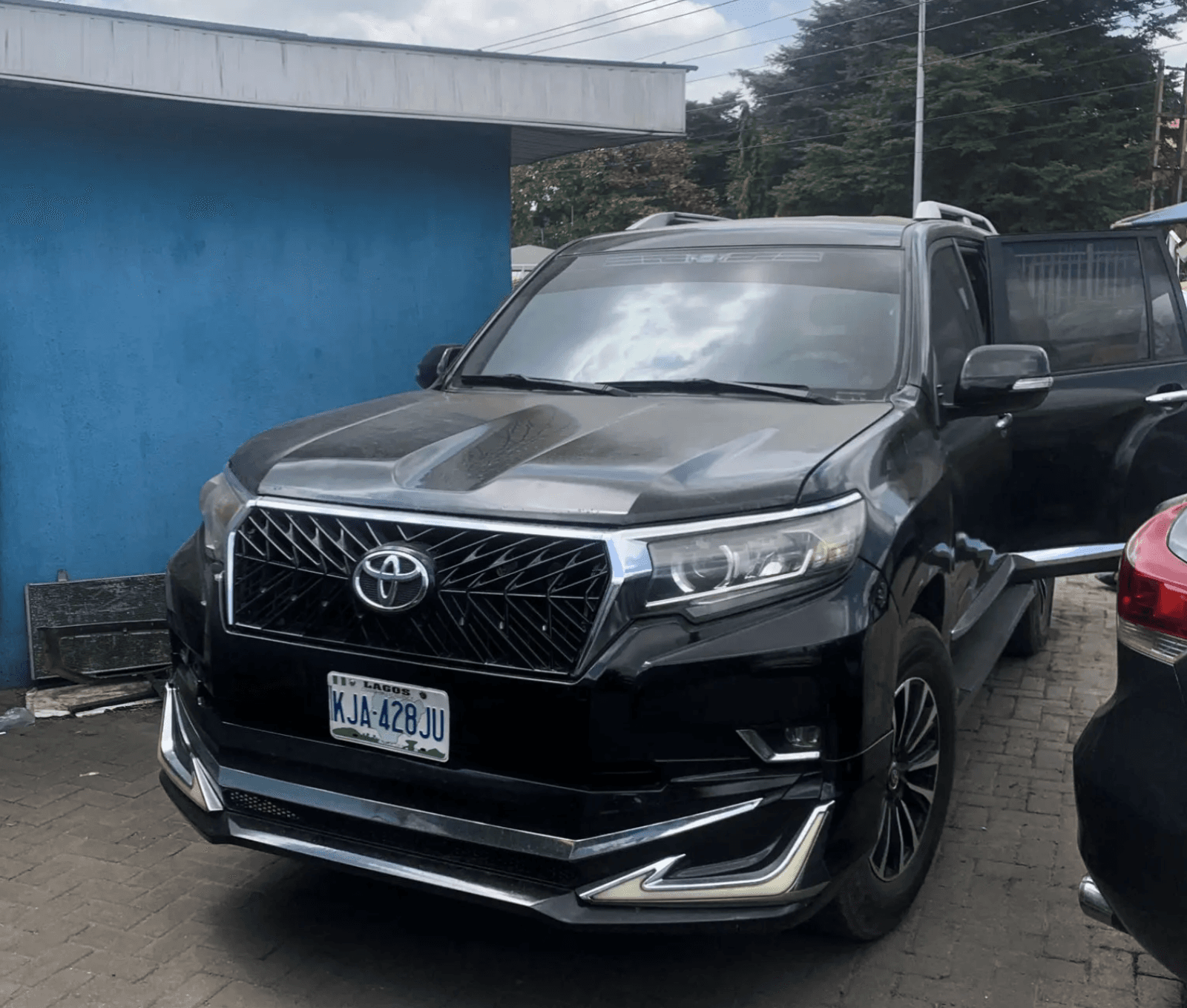 2022 Toyota Land Cruiser Prado SUV — photo 2 of 3