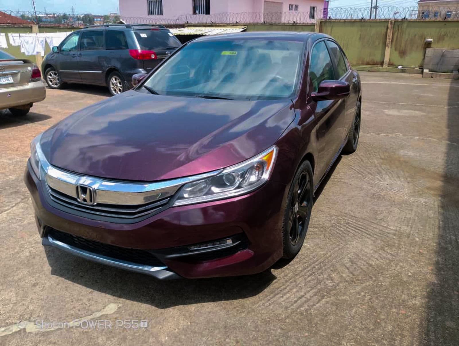2017 Honda Accord Sedan — photo 6 of 10
