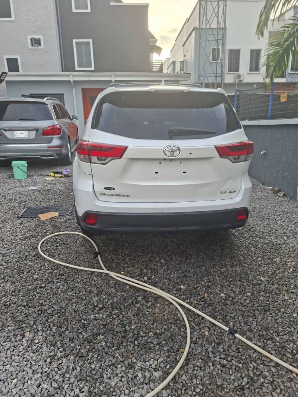 2017 Toyota Highlander SUV — photo 9 of 10