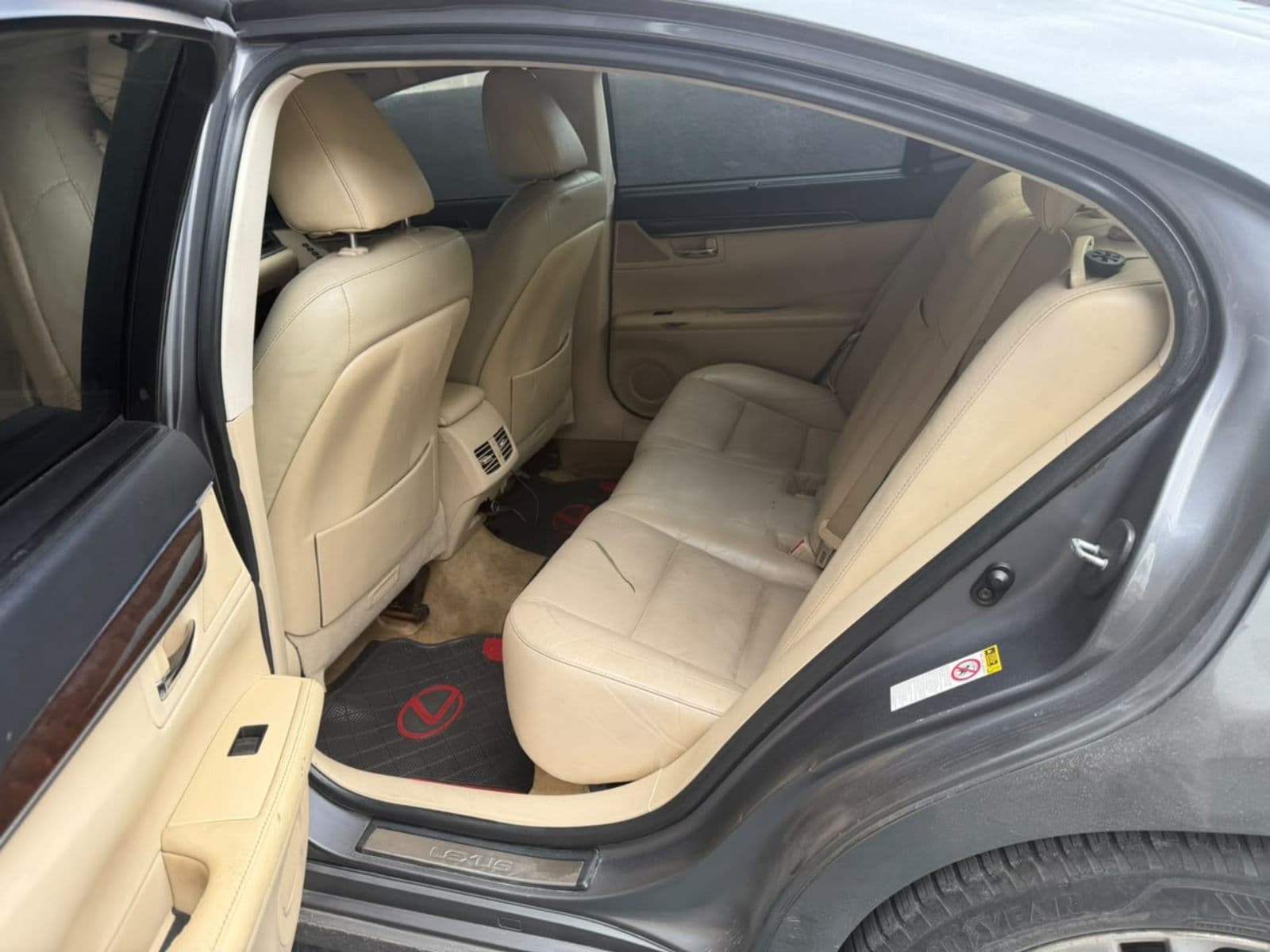 2014 Lexus Es 350 Sedan — photo 5 of 9