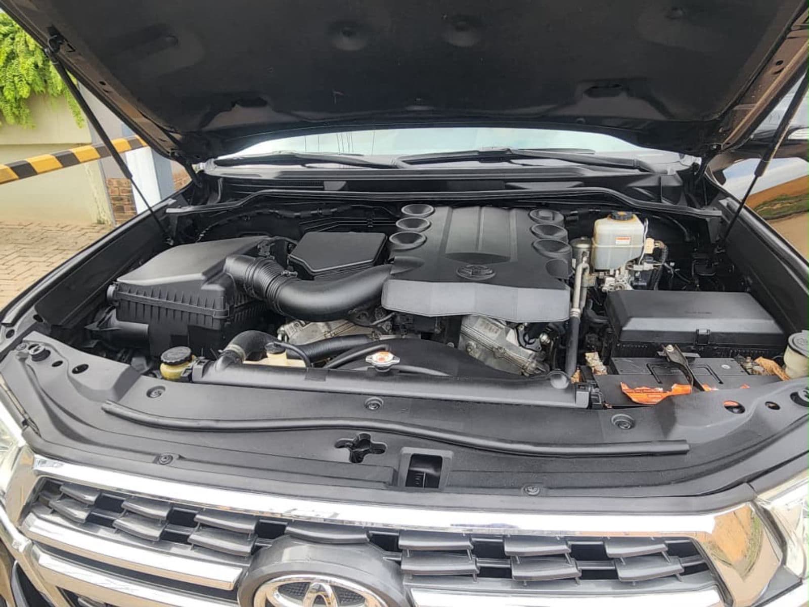 2019 Toyota Land Cruiser SUV — photo 6 of 8