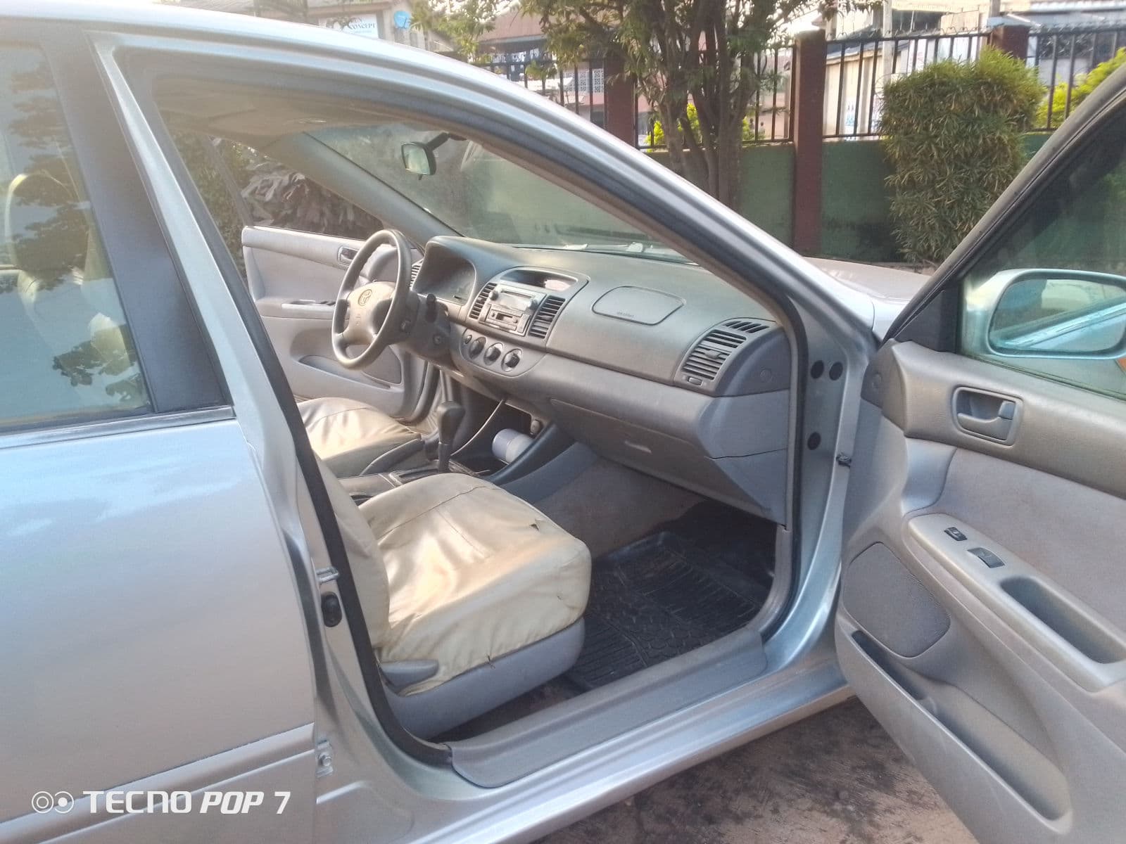 2004 Toyota Camry Sedan — photo 5 of 9