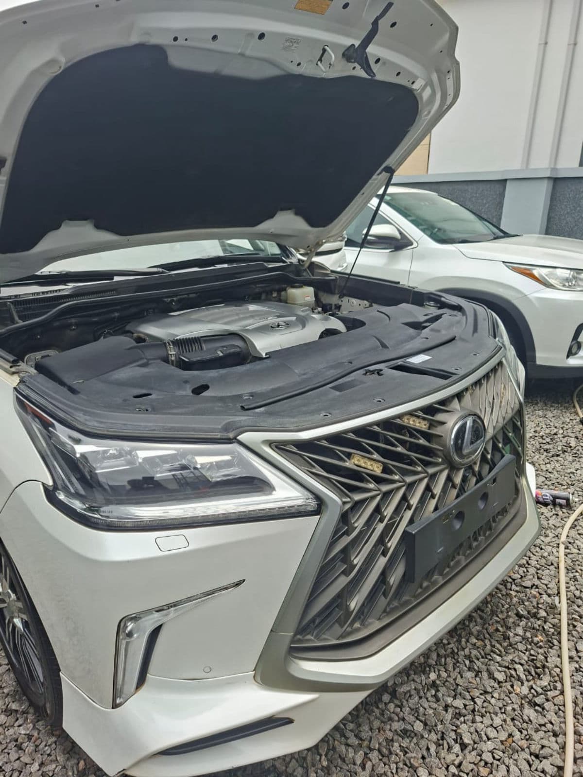2020 Lexus LX SUV — photo 7 of 11