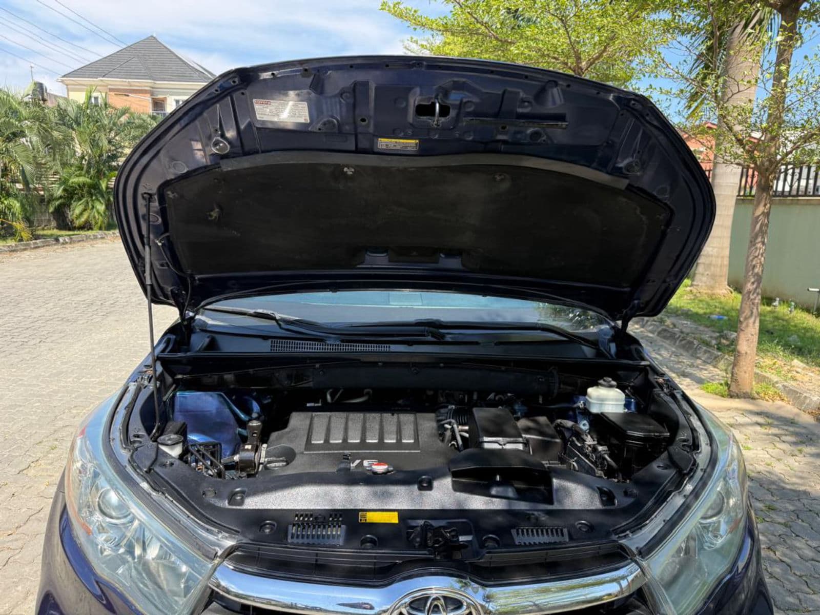 2016 Toyota Highlander SUV — photo 10 of 11
