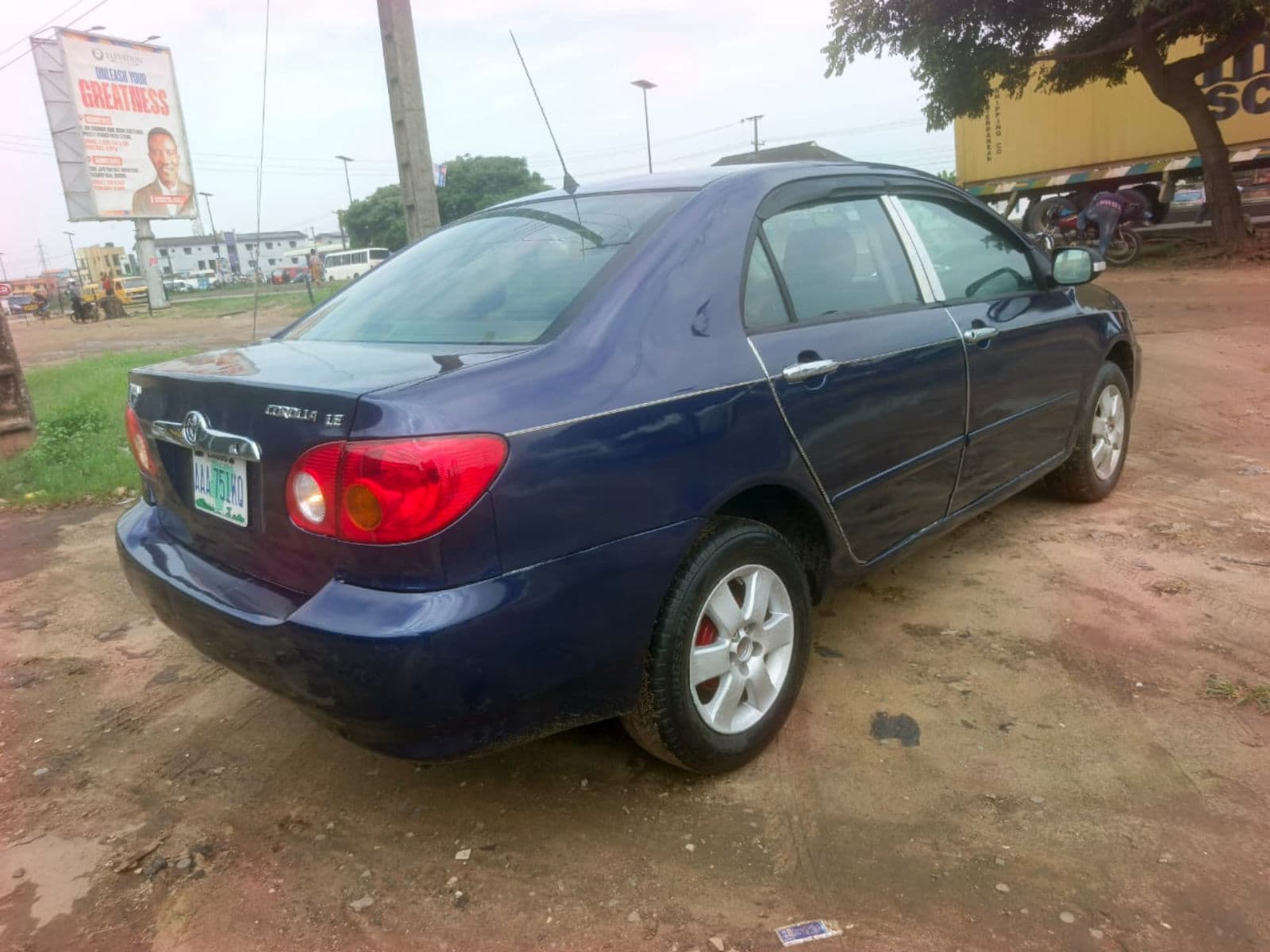 2005 Toyota Corolla Quest Sedan — photo 3 of 7