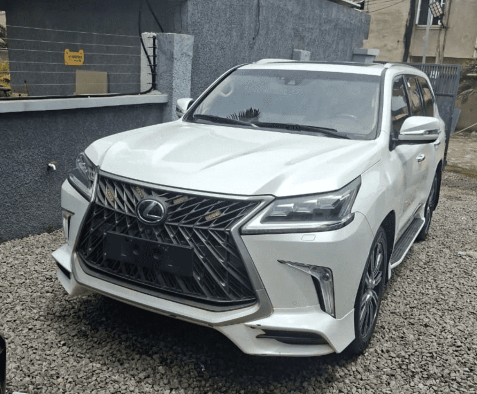 2020 Lexus LX SUV — photo 11 of 11