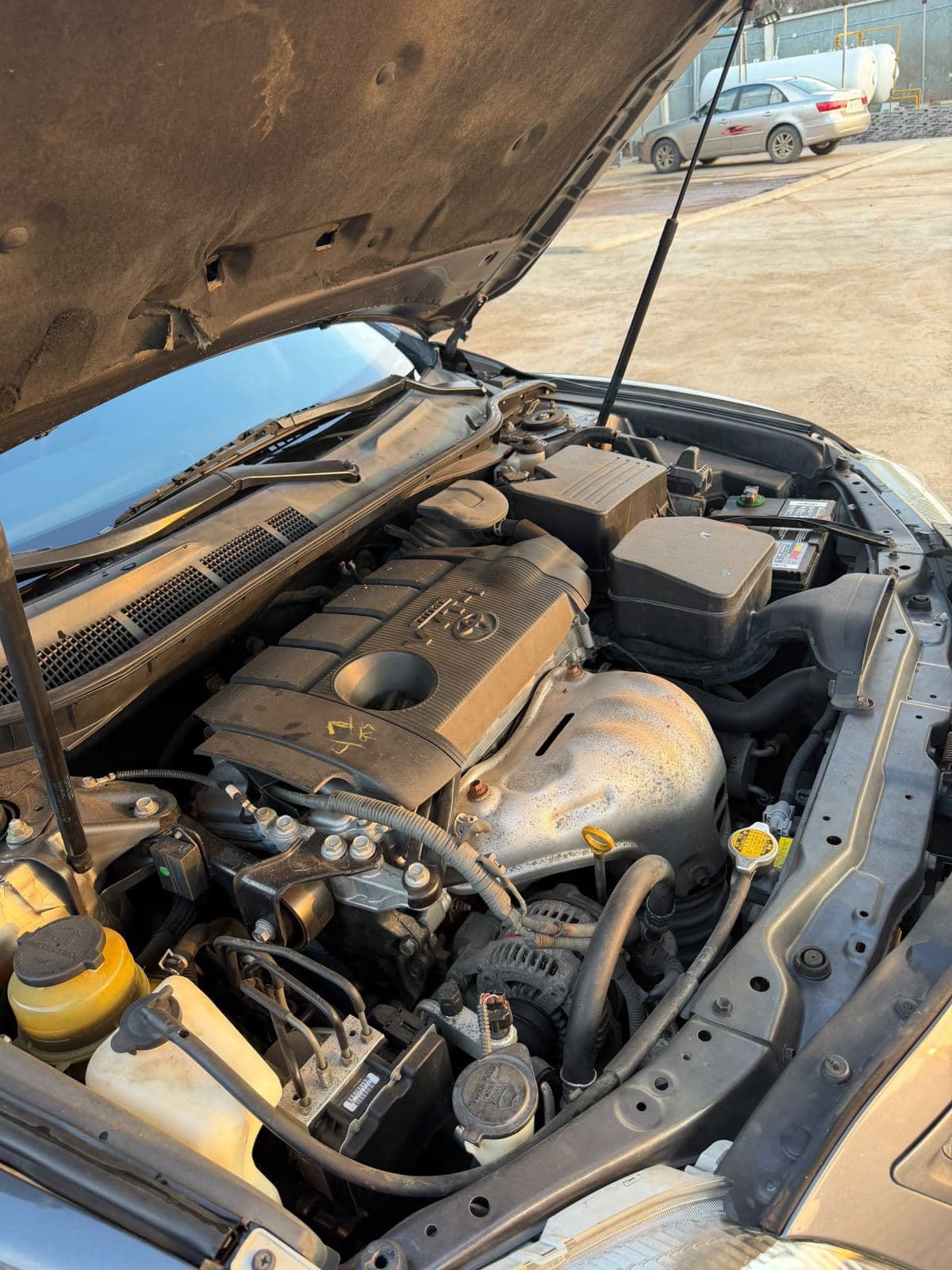 2011 Toyota Camry Sedan — photo 4 of 10