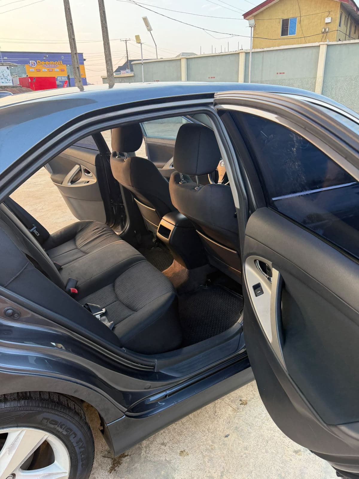 2011 Toyota Camry Sedan — photo 7 of 10
